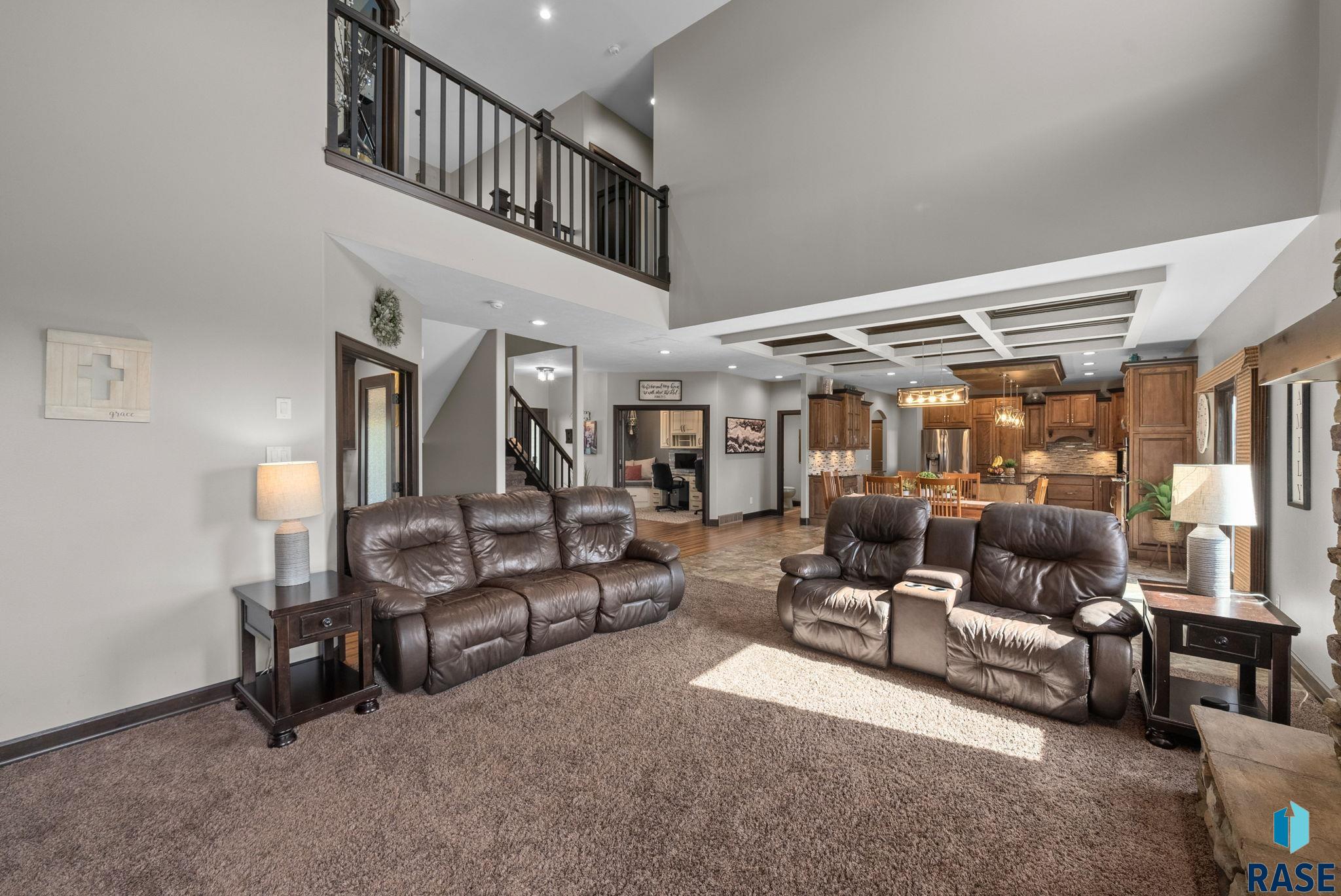 Sioux Falls, South Dakota 57106, United States, 7 Bedrooms Bedrooms, ,4 BathroomsBathrooms,Residential,Active,135698