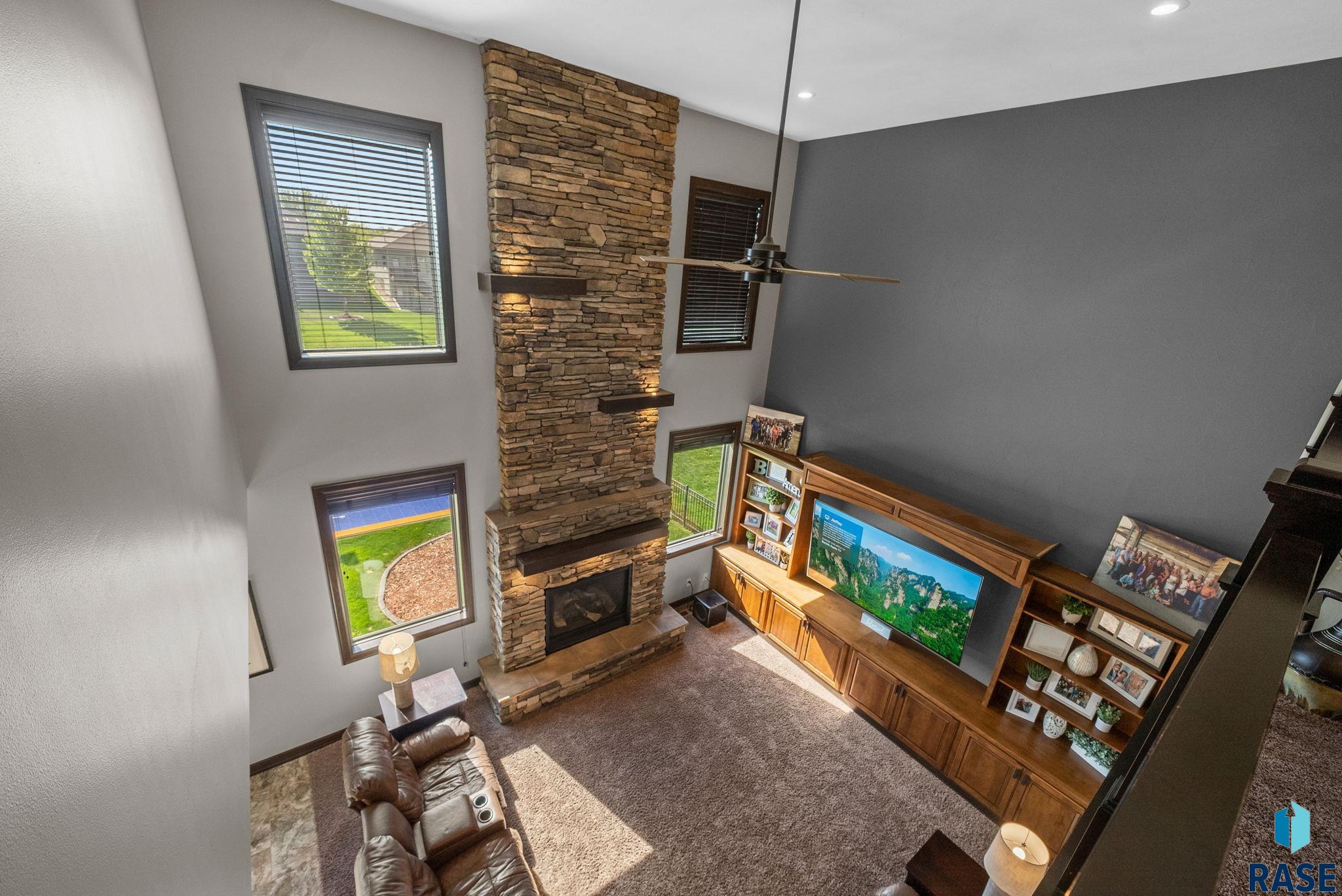 Sioux Falls, South Dakota 57106, United States, 7 Bedrooms Bedrooms, ,4 BathroomsBathrooms,Residential,Active,135698