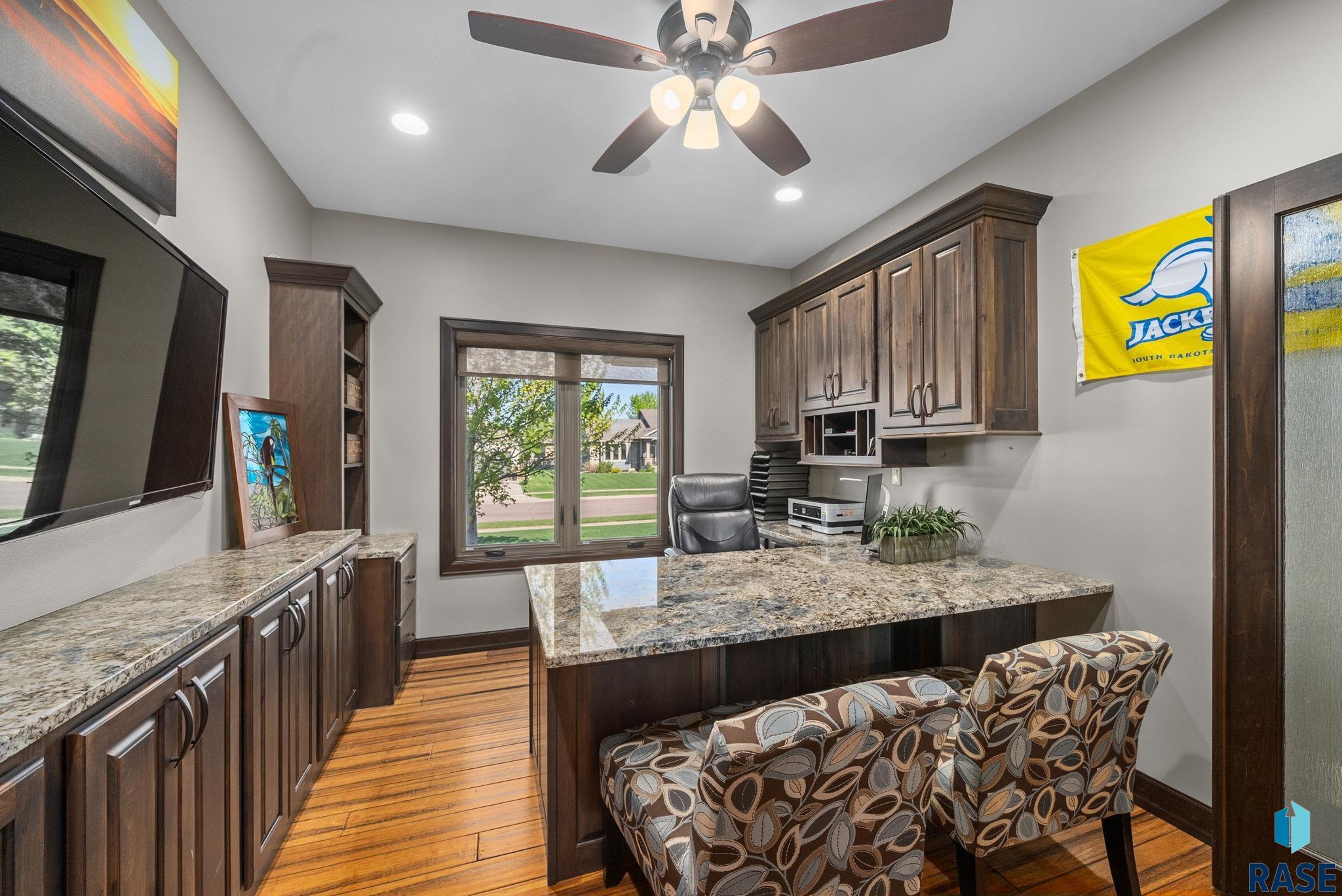 Sioux Falls, South Dakota 57106, United States, 7 Bedrooms Bedrooms, ,4 BathroomsBathrooms,Residential,Active,135698