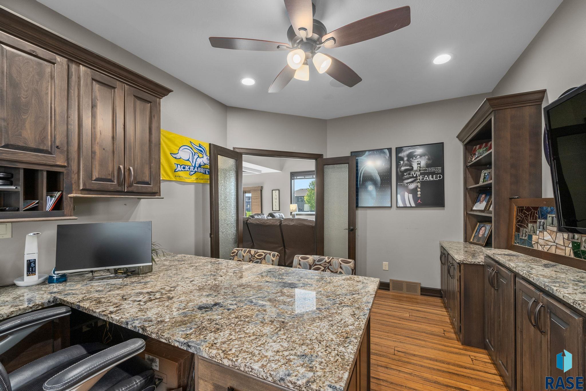 Sioux Falls, South Dakota 57106, United States, 7 Bedrooms Bedrooms, ,4 BathroomsBathrooms,Residential,Active,135698