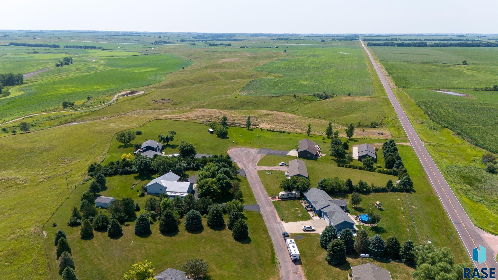1413 Michael Cir Circle, Montrose, South Dakota image 3