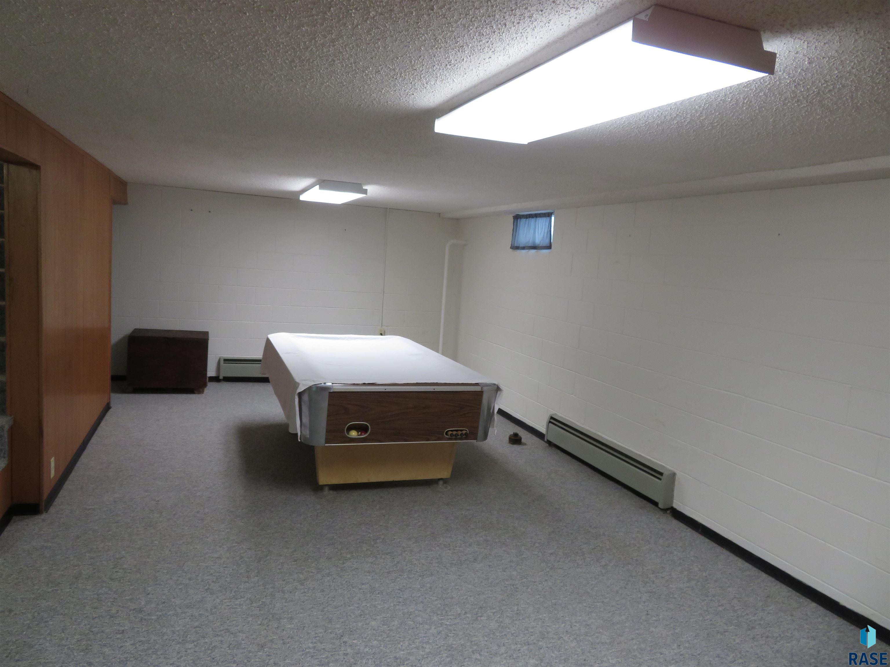 Mitchell, South Dakota 57301, United States, 3 Bedrooms Bedrooms, ,2 BathroomsBathrooms,Residential,Active,201082