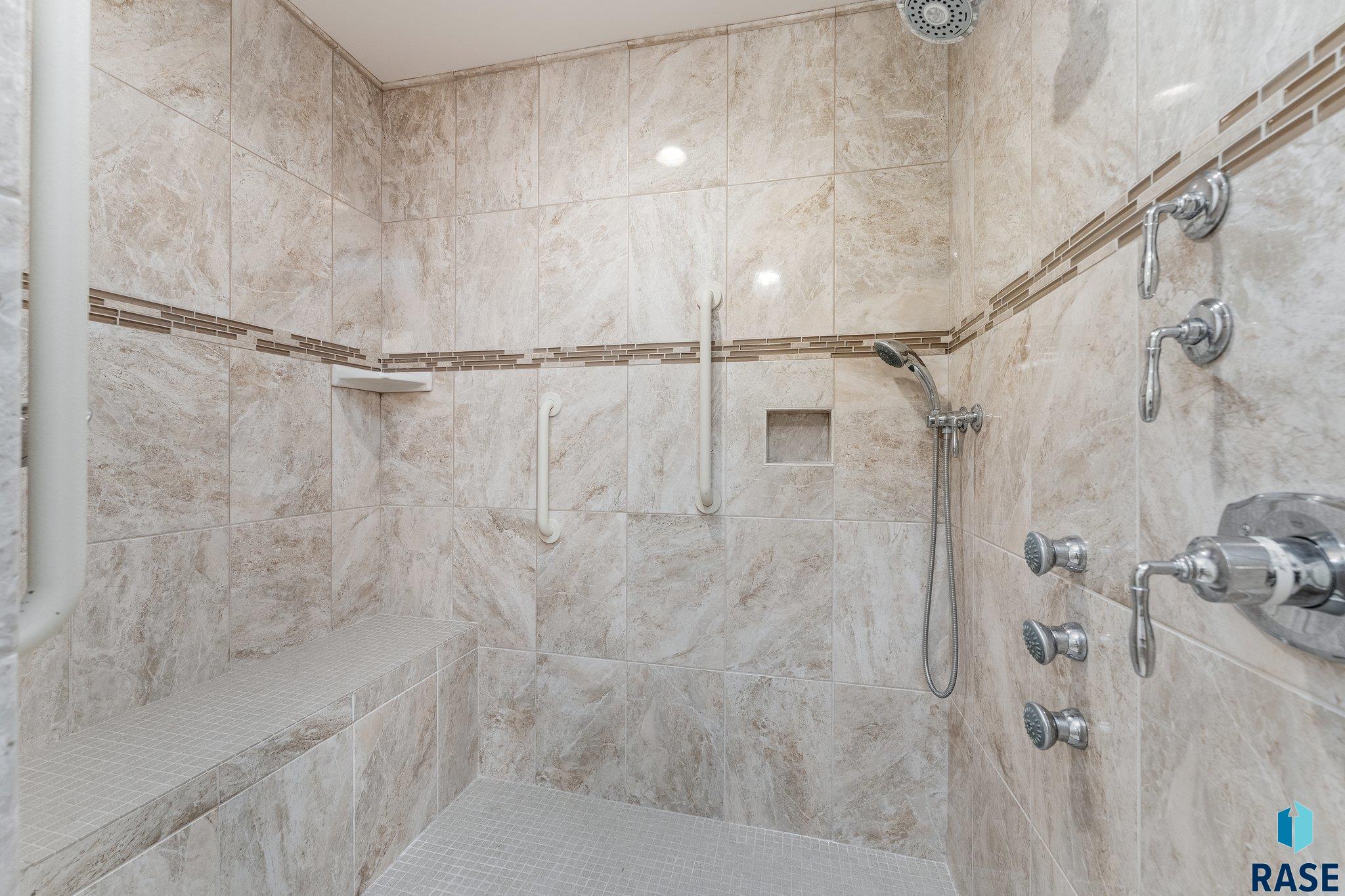 3220 S Nic Ann Ct Court, Sioux Falls, South Dakota image 11