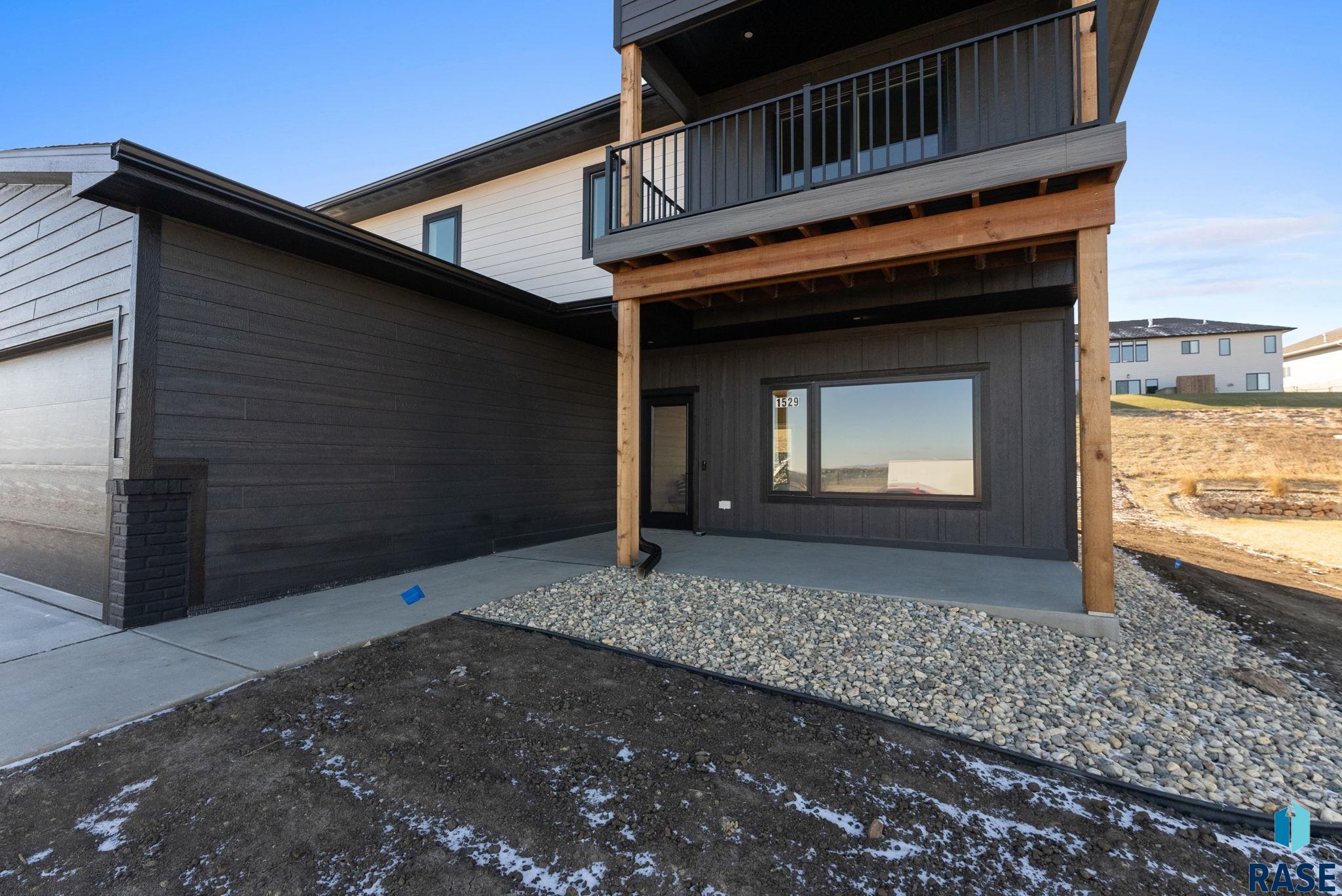 Brandon, South Dakota 57005, United States, 3 Bedrooms Bedrooms, ,3 BathroomsBathrooms,Residential,Contingent,27114