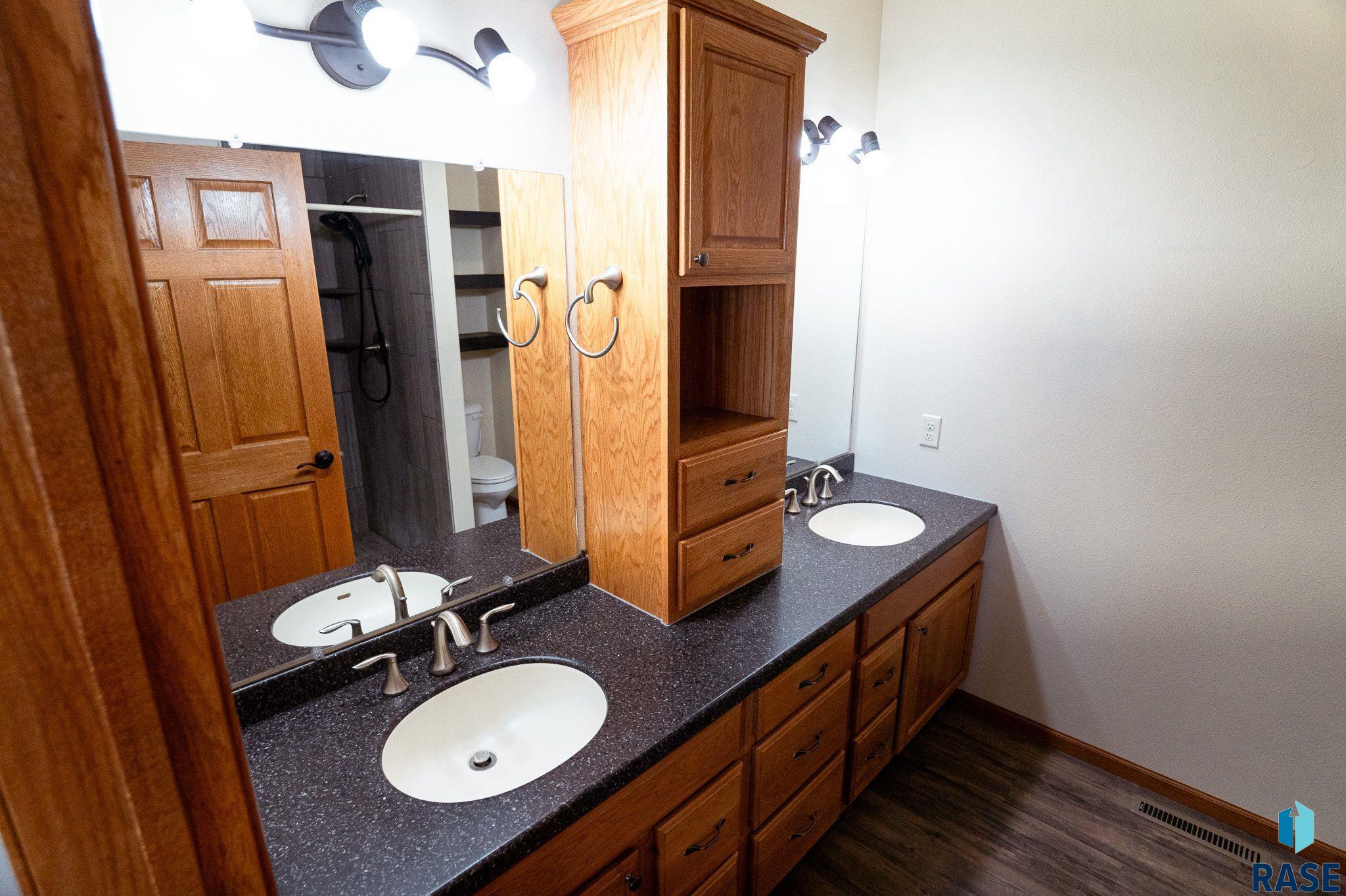 Geddes, South Dakota 57342, United States, 4 Bedrooms Bedrooms, ,3 BathroomsBathrooms,Residential,Pending,55175