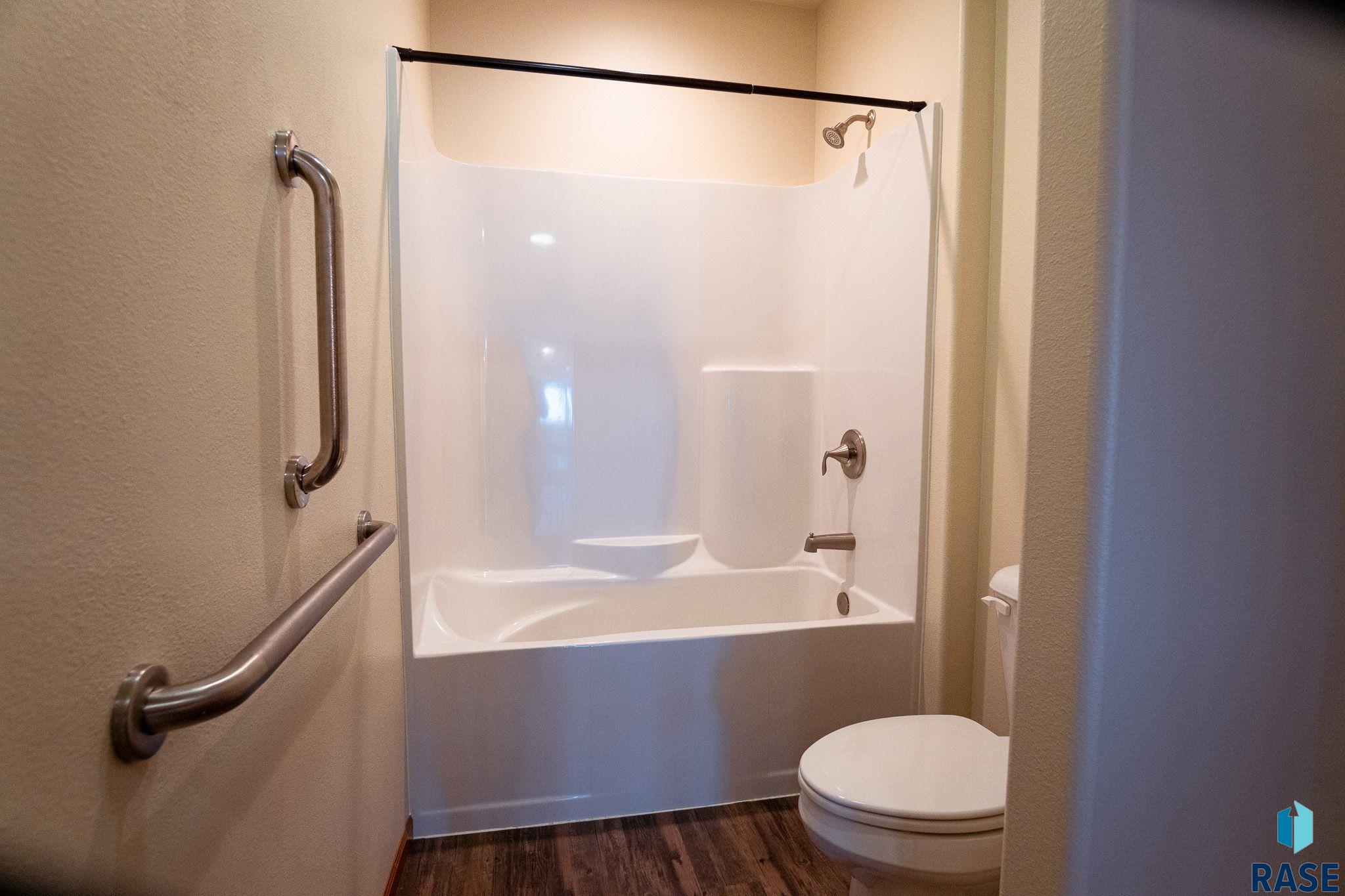 Geddes, South Dakota 57342, United States, 4 Bedrooms Bedrooms, ,3 BathroomsBathrooms,Residential,Pending,55175