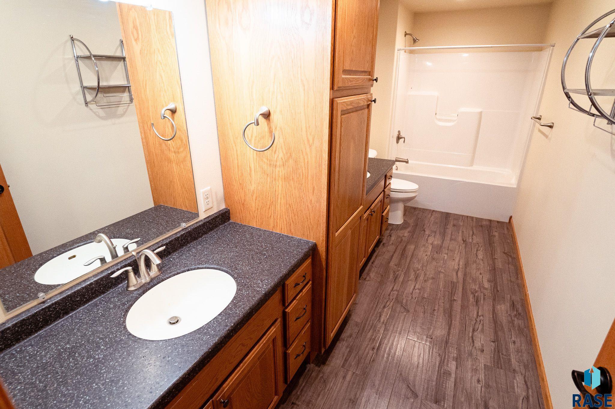 Geddes, South Dakota 57342, United States, 4 Bedrooms Bedrooms, ,3 BathroomsBathrooms,Residential,Pending,55175