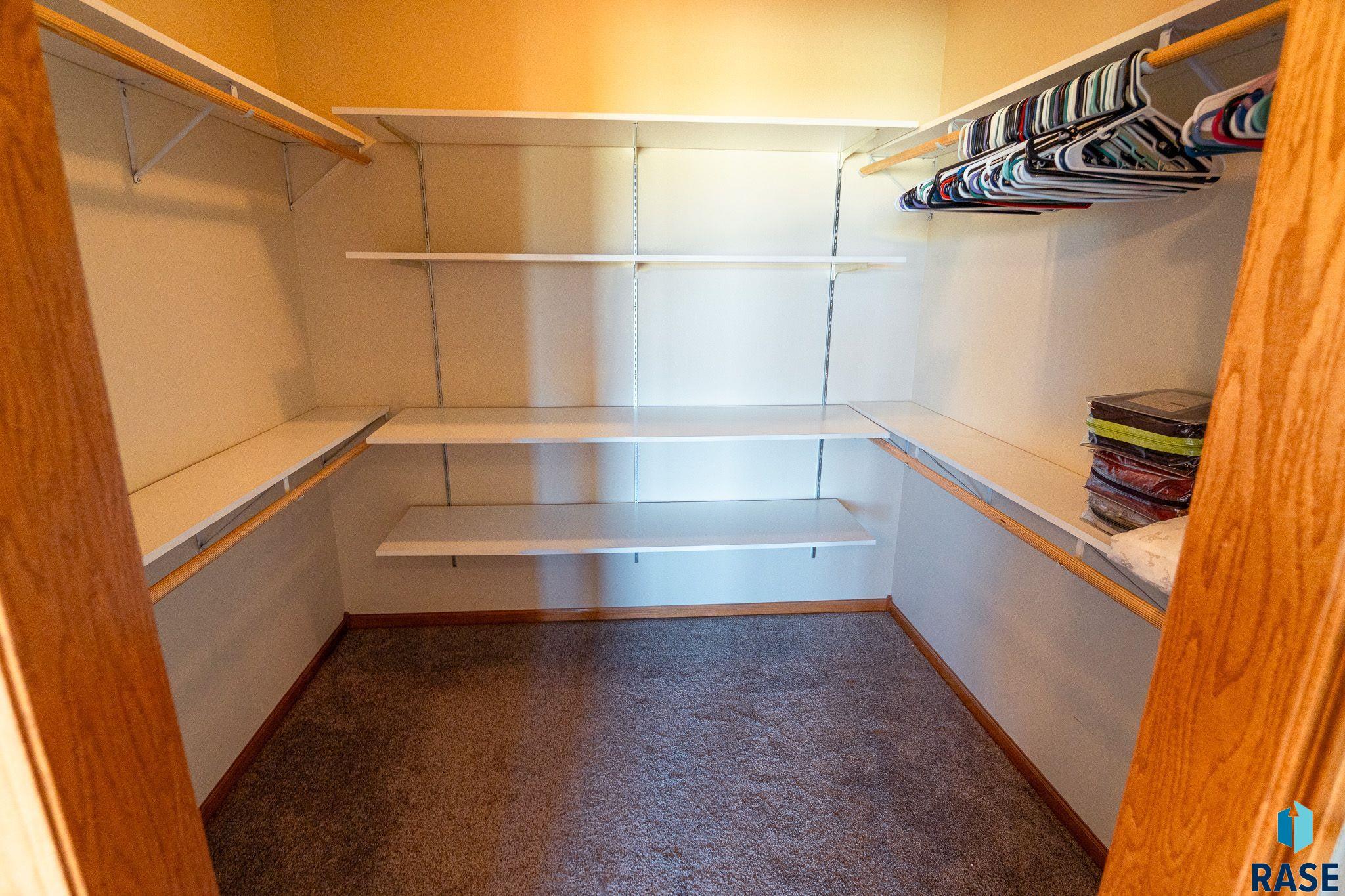 Geddes, South Dakota 57342, United States, 4 Bedrooms Bedrooms, ,3 BathroomsBathrooms,Residential,Pending,55175