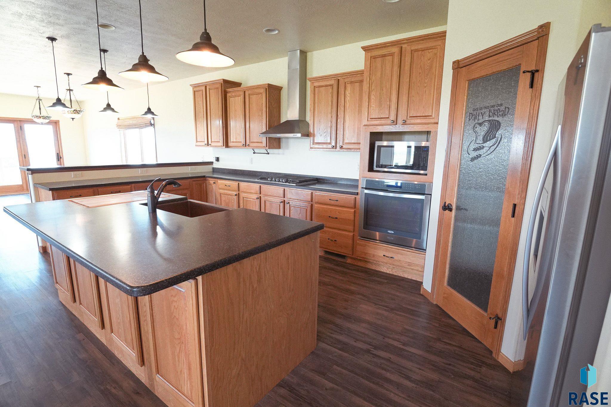 Geddes, South Dakota 57342, United States, 4 Bedrooms Bedrooms, ,3 BathroomsBathrooms,Residential,Pending,55175