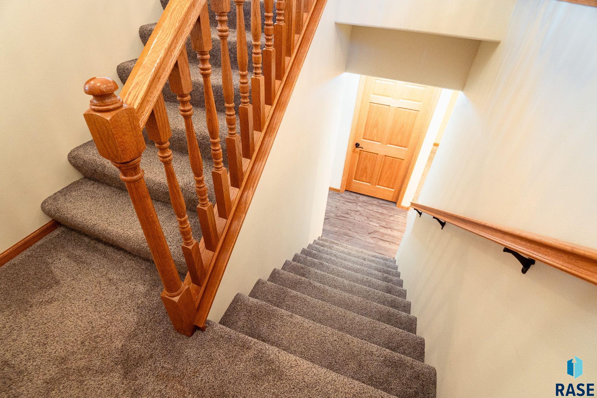 Geddes, South Dakota 57342, United States, 4 Bedrooms Bedrooms, ,3 BathroomsBathrooms,Residential,Pending,55175