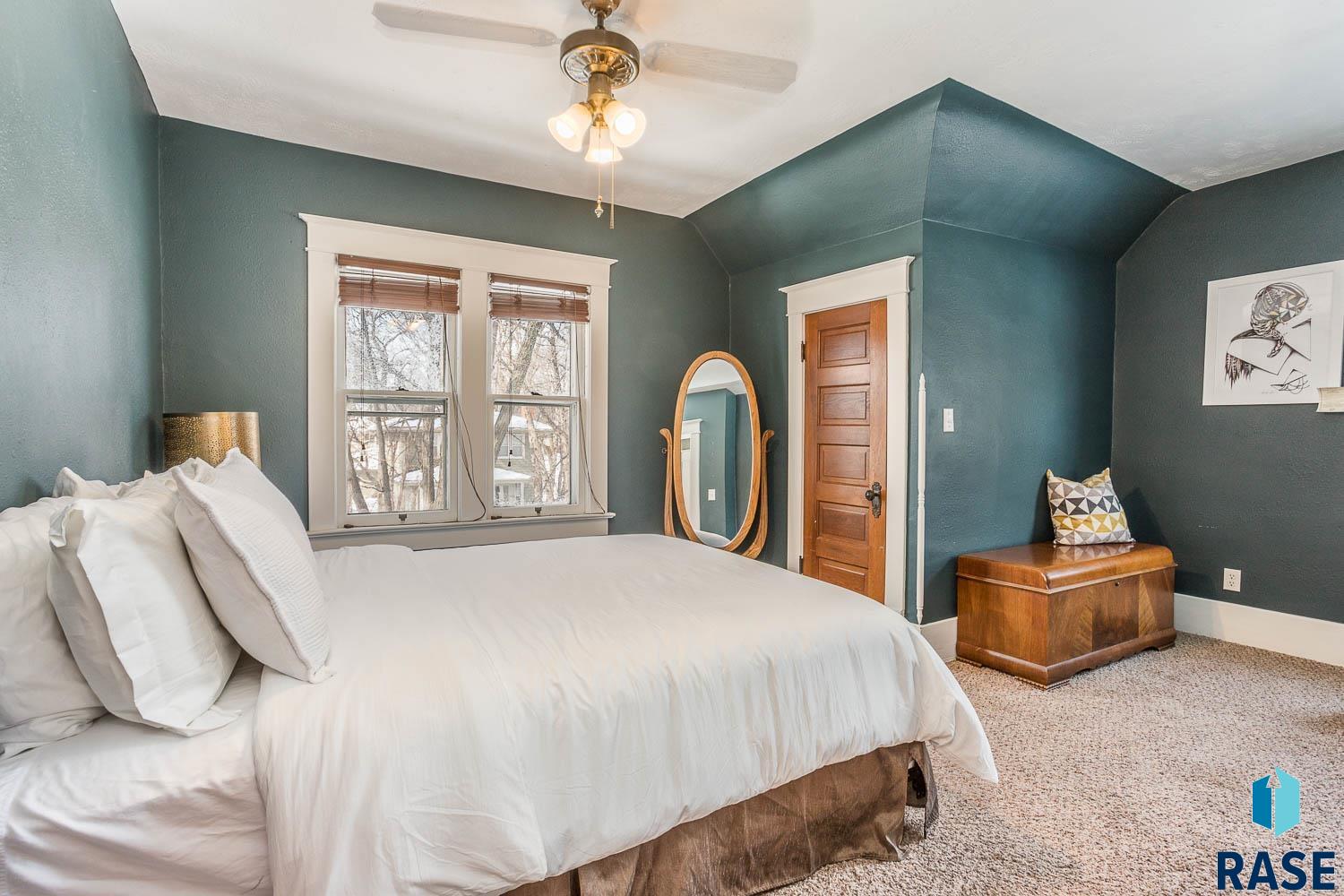 221 W 23rd St Street, Sioux Falls, New Jersey image 18