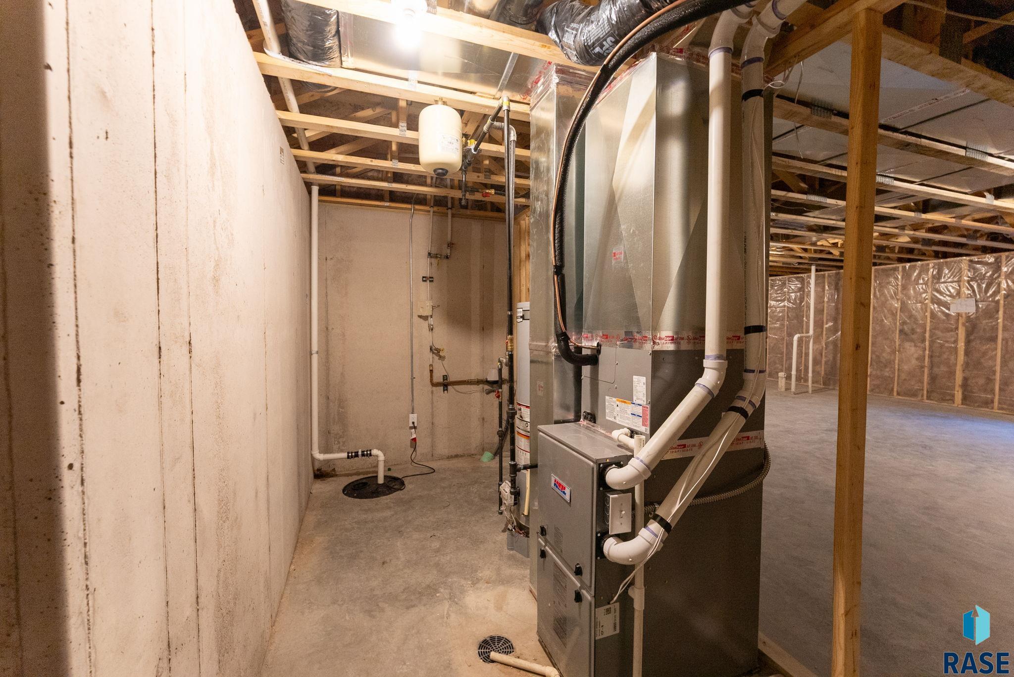 Harrisburg, South Dakota 57032, United States, 3 Bedrooms Bedrooms, ,2 BathroomsBathrooms,Residential,Contingent,26169