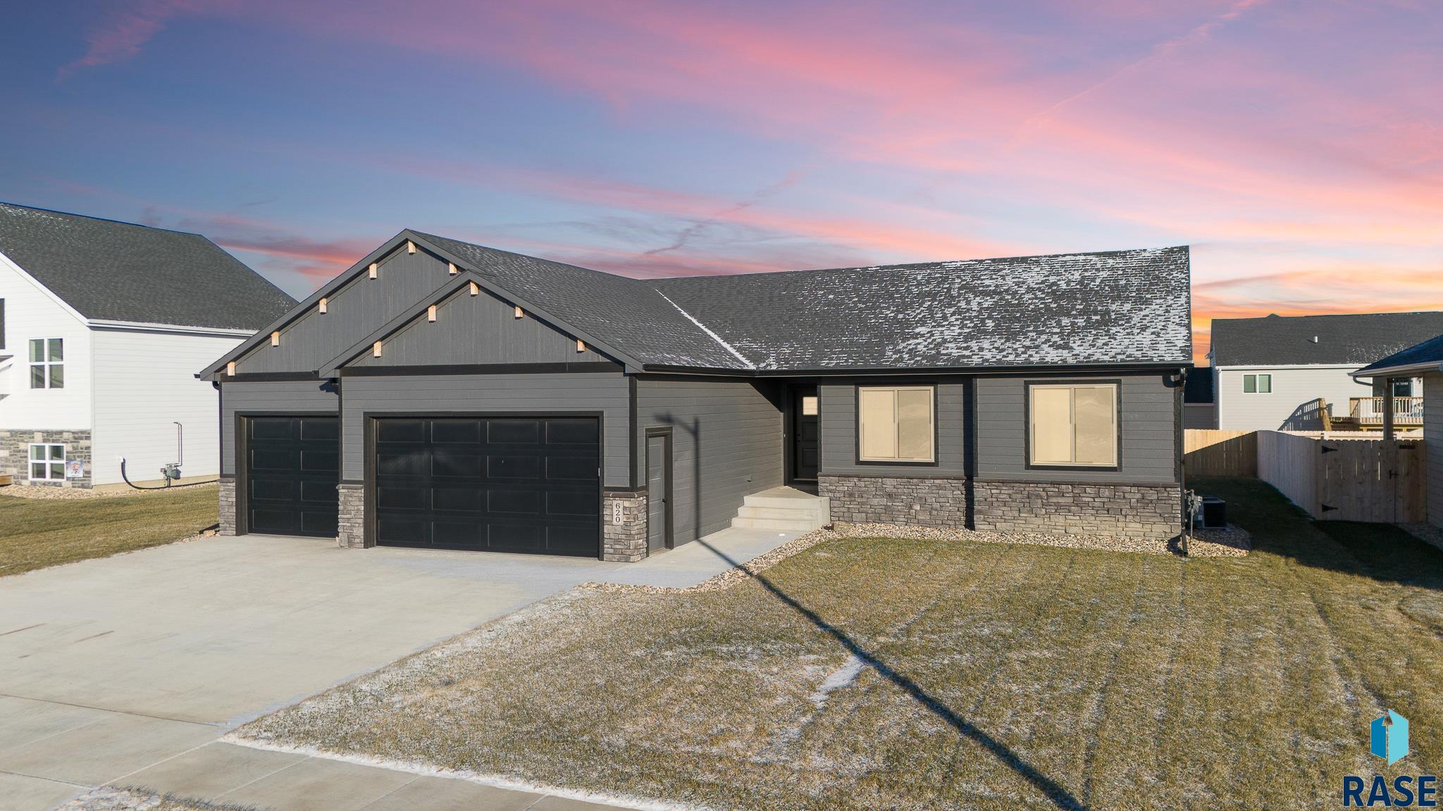 620 Highland St Street, Harrisburg, South Dakota image 1