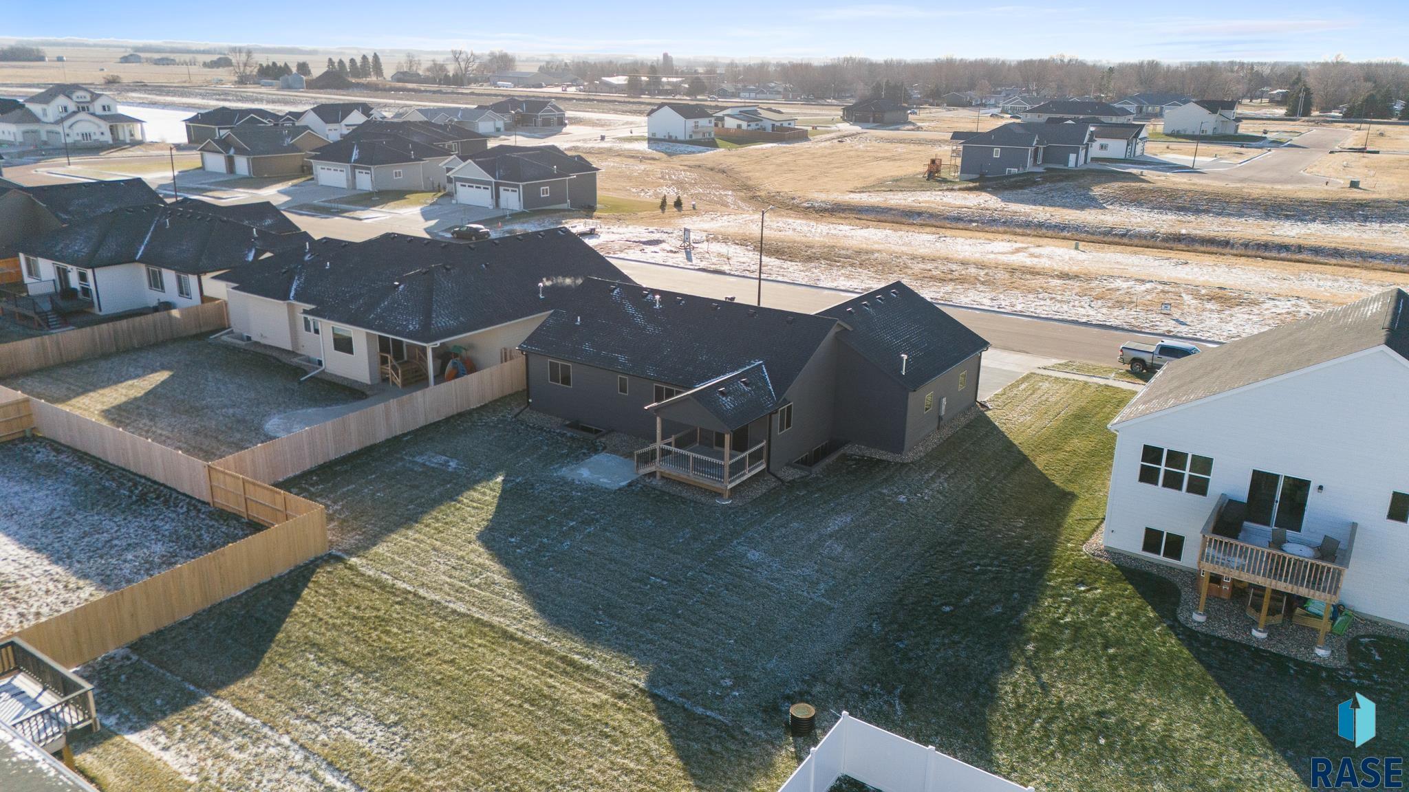 Harrisburg, South Dakota 57032, United States, 3 Bedrooms Bedrooms, ,2 BathroomsBathrooms,Residential,Contingent,26169