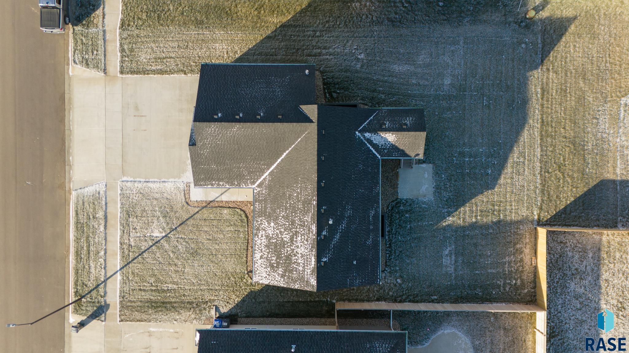 Harrisburg, South Dakota 57032, United States, 3 Bedrooms Bedrooms, ,2 BathroomsBathrooms,Residential,Contingent,26169