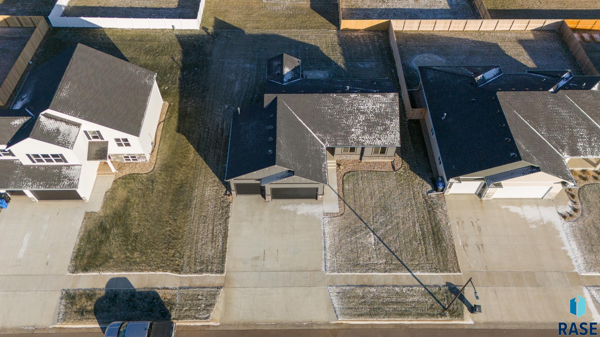 Harrisburg, South Dakota 57032, United States, 3 Bedrooms Bedrooms, ,2 BathroomsBathrooms,Residential,Contingent,26169