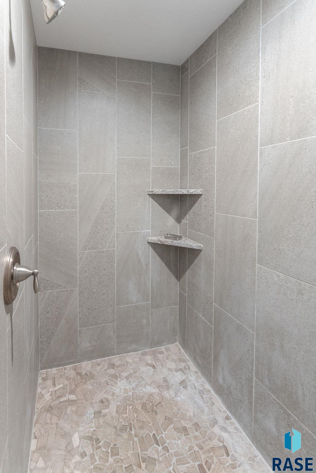 2101 S Meadowview Ave Avenue, Sioux Falls, New Jersey image 45