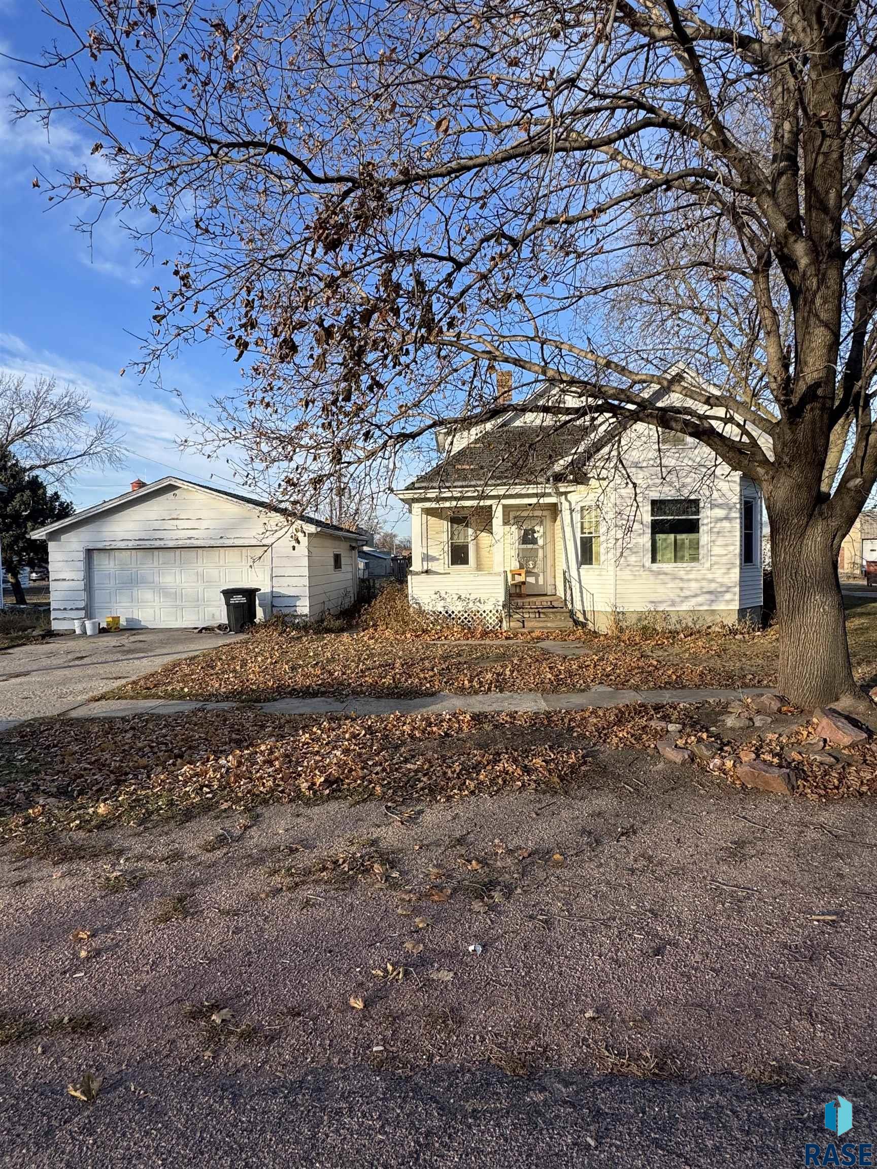 213 High St Street, Menno, South Dakota image 1