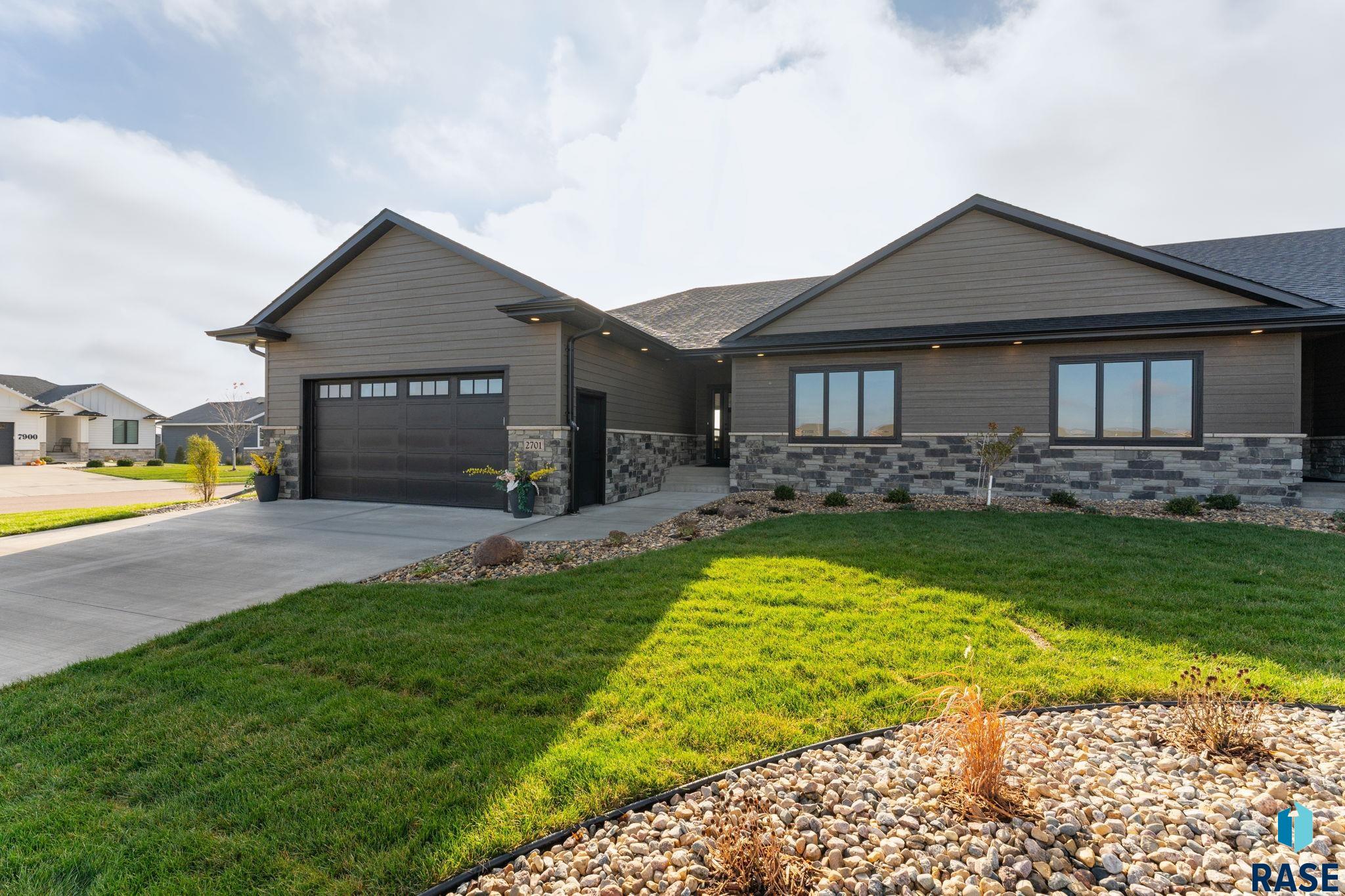 2701 W Oak Hill Dr Drive, Sioux Falls, South Dakota image 1