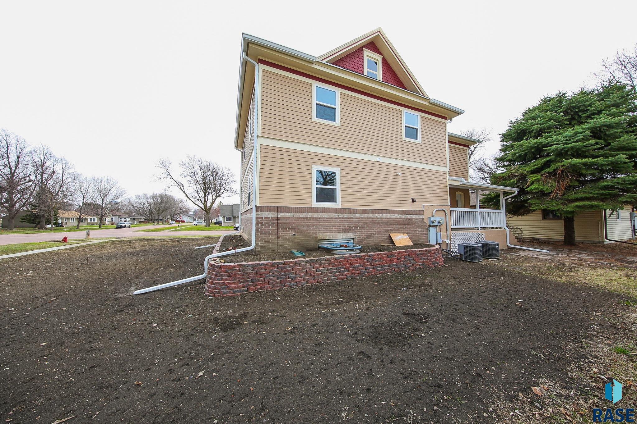 111 N 6th St Street, Beresford, South Dakota image 45