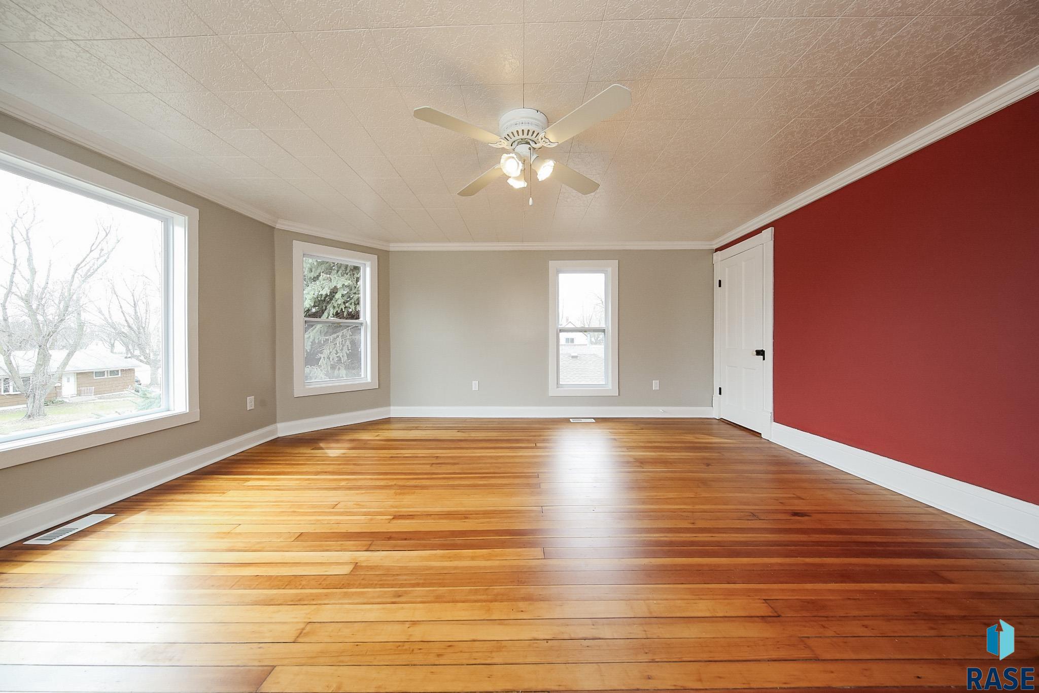 111 N 6th St Street, Beresford, South Dakota image 8
