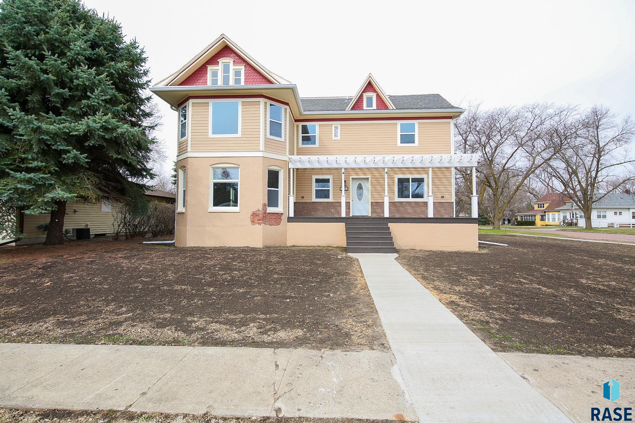 111 N 6th St Street, Beresford, South Dakota image 1