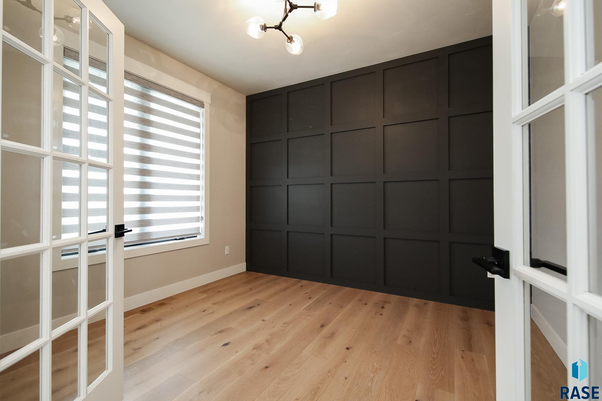 Sioux Falls, South Dakota 57110, United States, 5 Bedrooms Bedrooms, ,4 BathroomsBathrooms,Residential,Active,182846