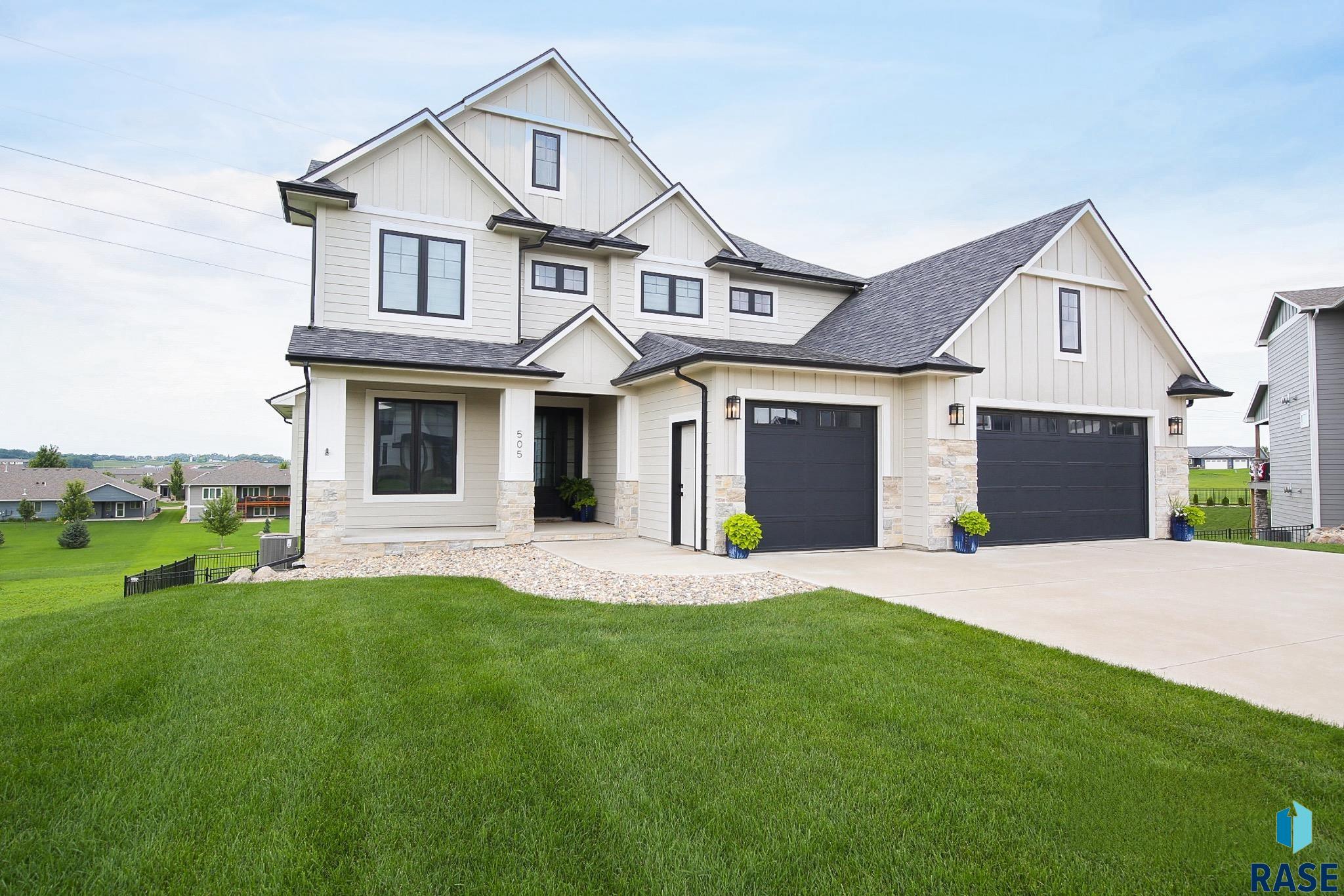 Sioux Falls, South Dakota 57110, United States, 5 Bedrooms Bedrooms, ,4 BathroomsBathrooms,Residential,Active,182846