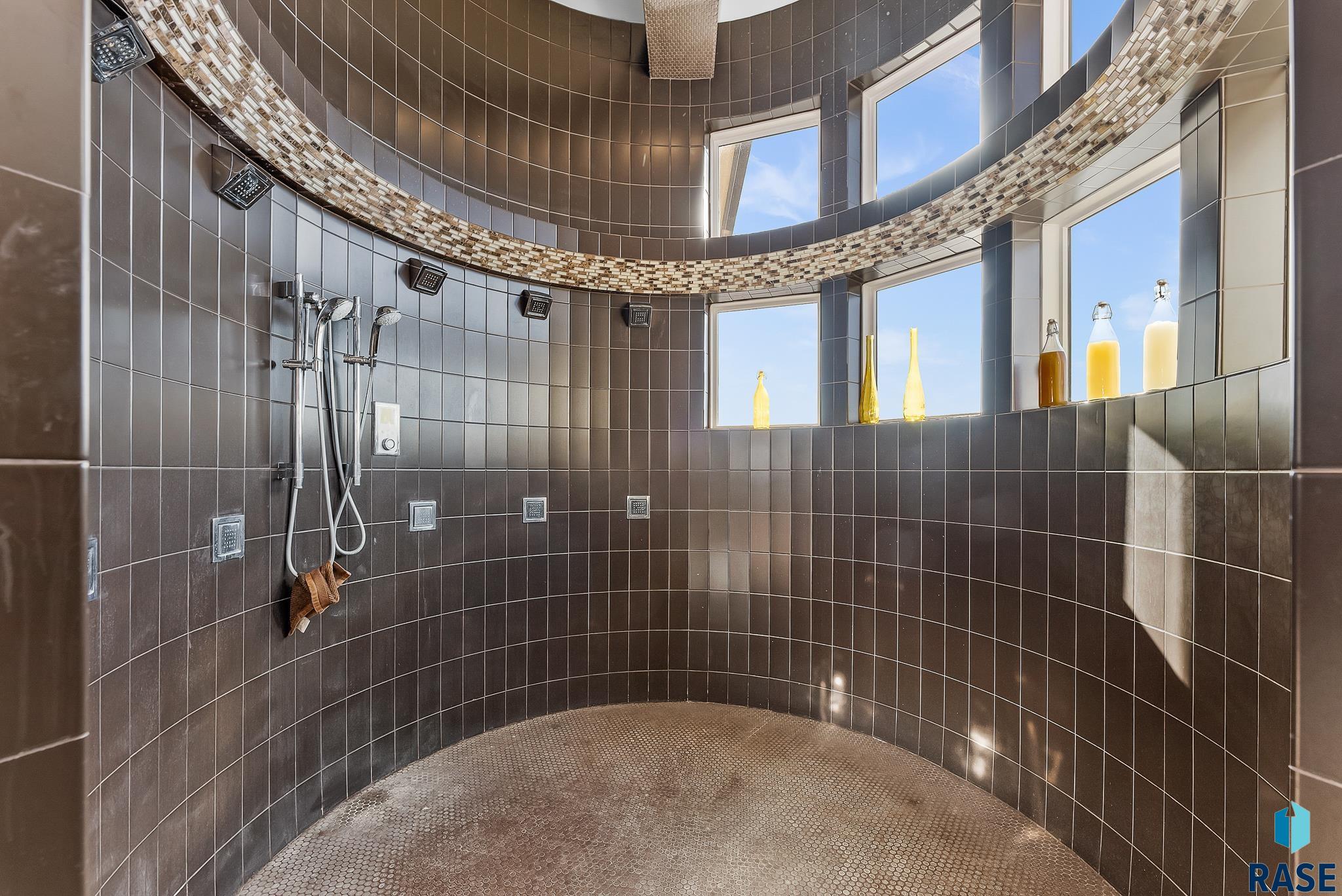 Dakota Dunes, South Dakota 57049, United States, 4 Bedrooms Bedrooms, ,6 BathroomsBathrooms,Residential,Active,19581