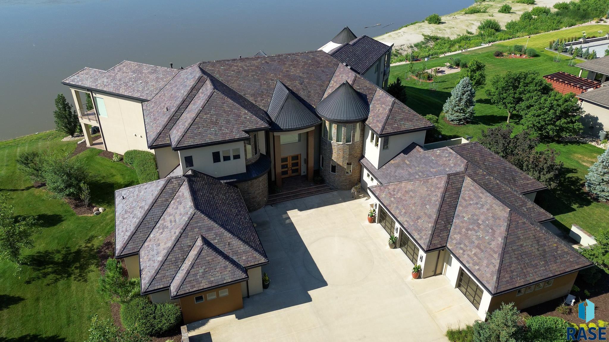 Dakota Dunes, South Dakota 57049, United States, 4 Bedrooms Bedrooms, ,6 BathroomsBathrooms,Residential,Active,19581