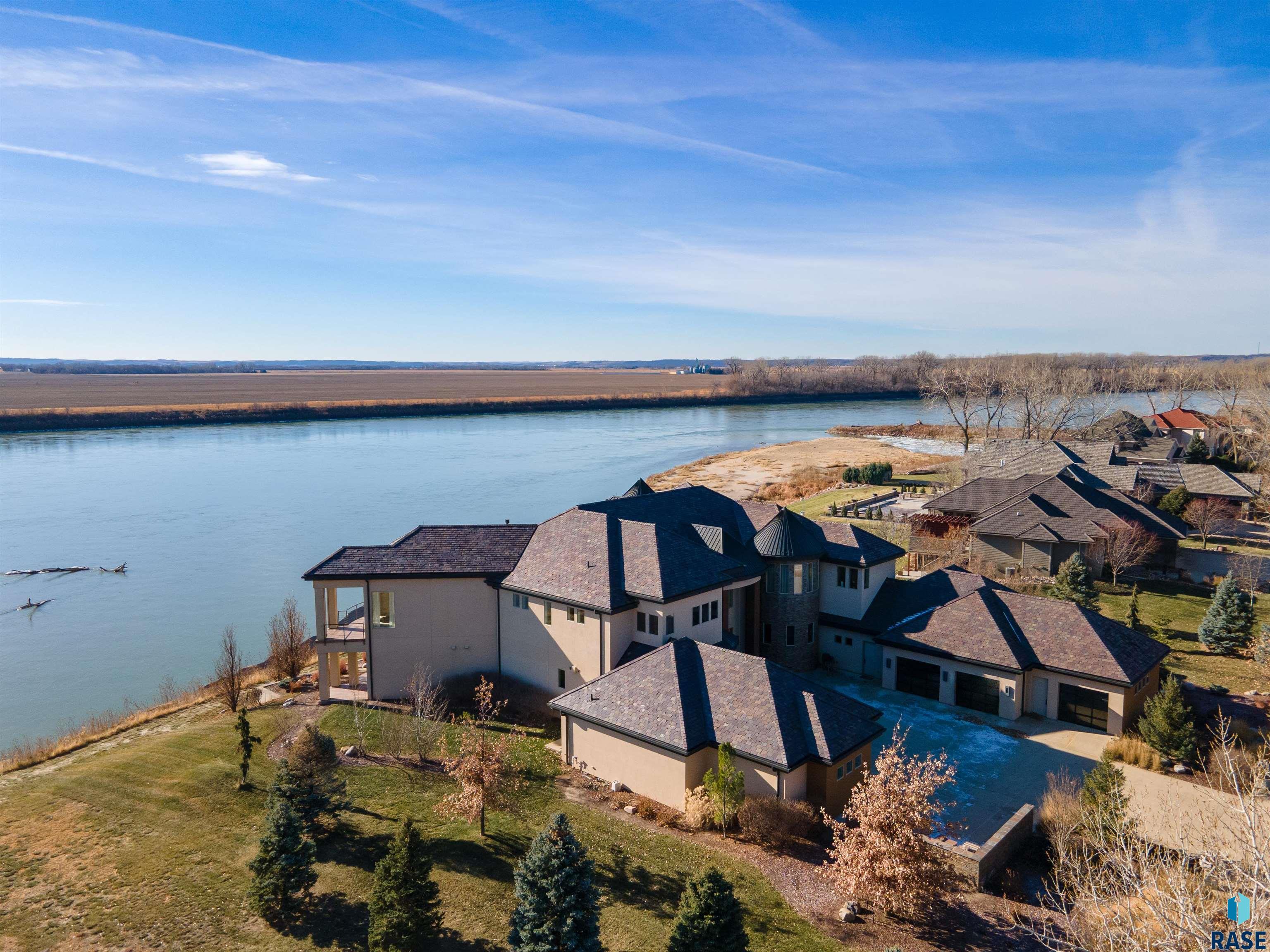 Dakota Dunes, South Dakota 57049, United States, 4 Bedrooms Bedrooms, ,6 BathroomsBathrooms,Residential,Active,19581