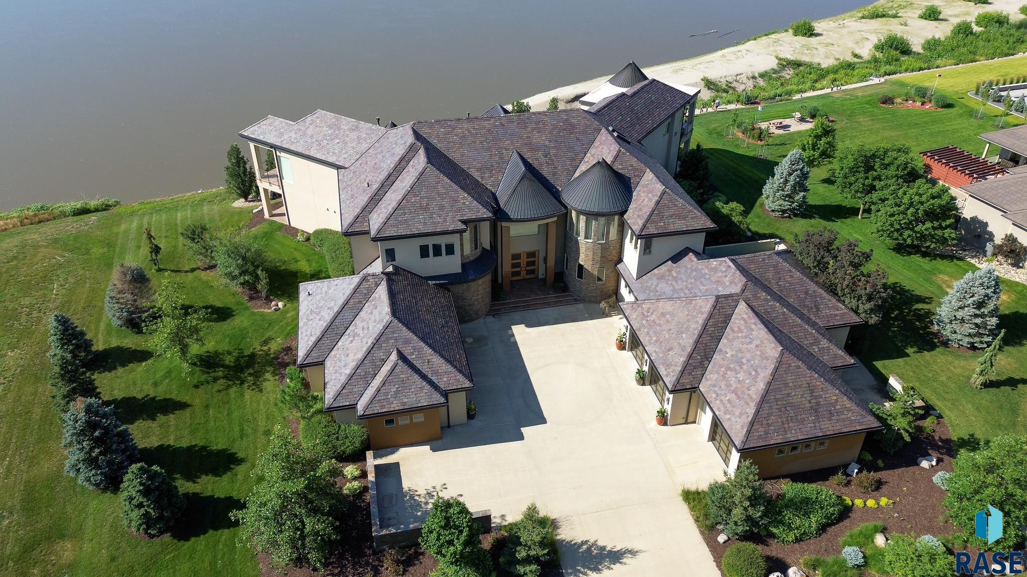 Dakota Dunes, South Dakota 57049, United States, 4 Bedrooms Bedrooms, ,6 BathroomsBathrooms,Residential,Active,19581