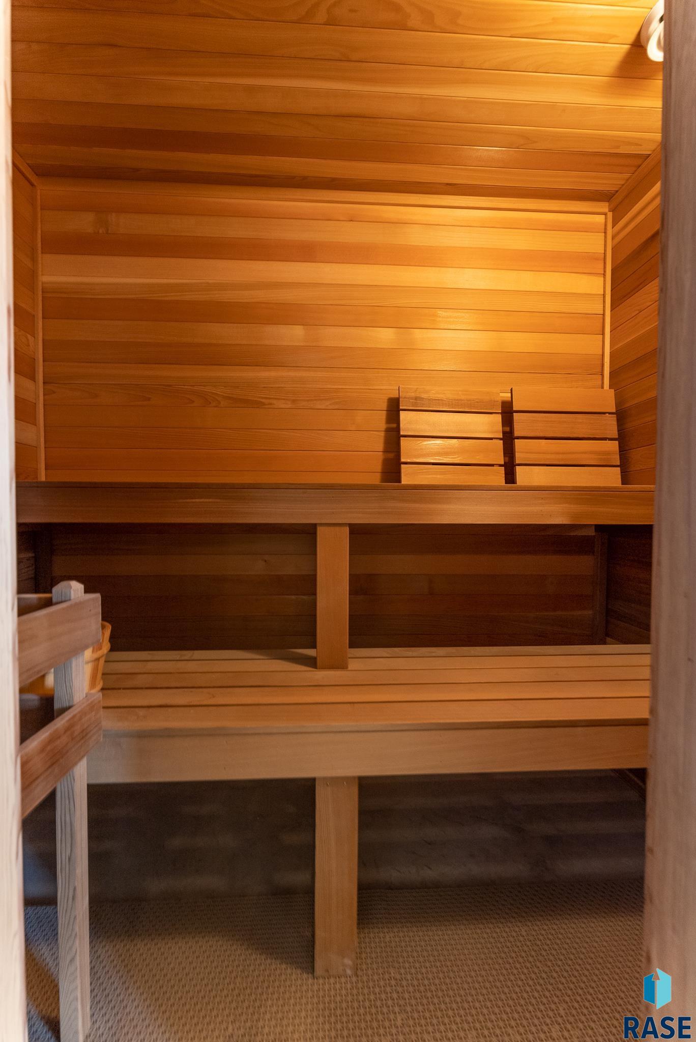 Dakota Dunes, South Dakota 57049, United States, 4 Bedrooms Bedrooms, ,6 BathroomsBathrooms,Residential,Active,19581