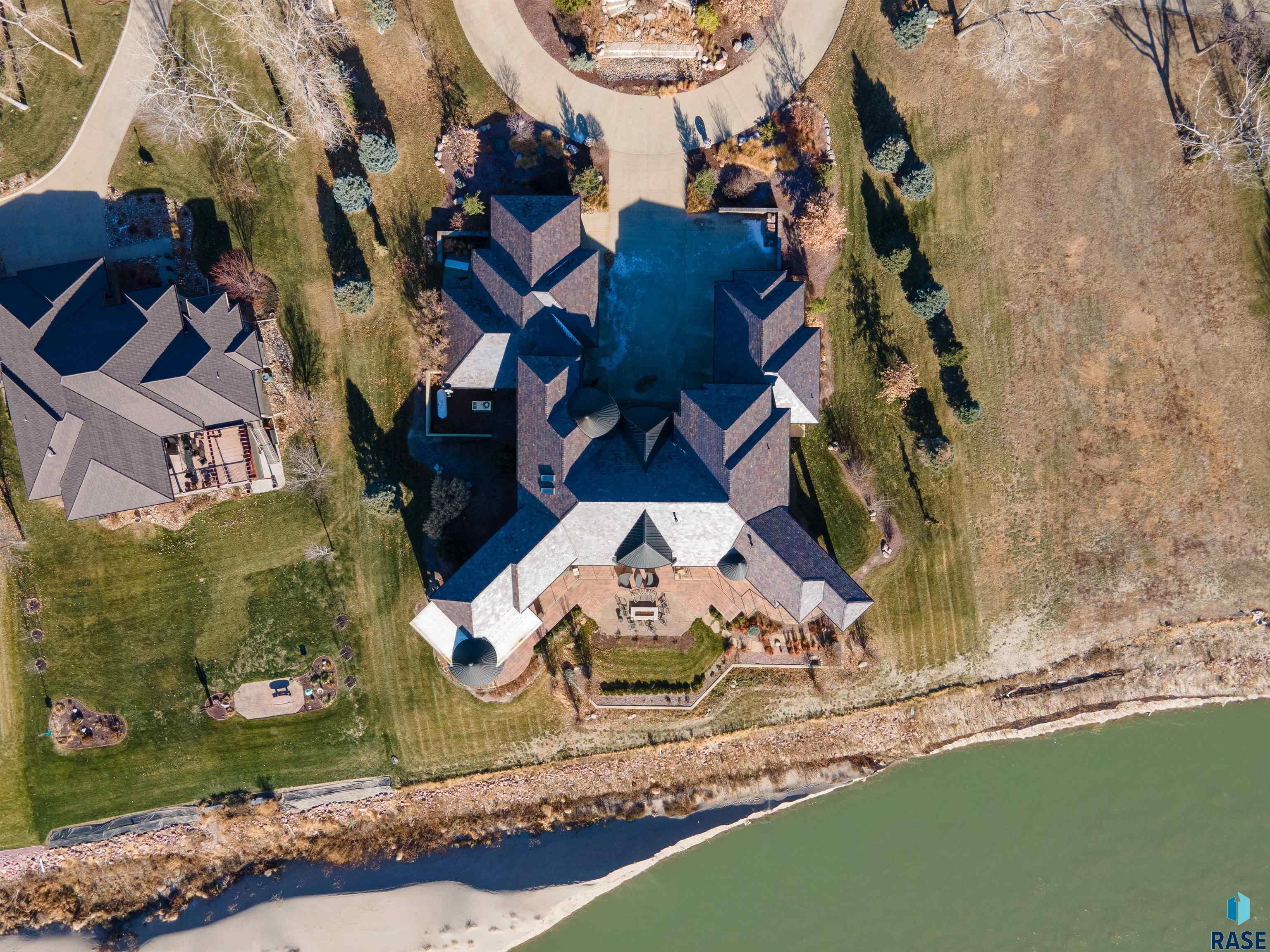 Dakota Dunes, South Dakota 57049, United States, 4 Bedrooms Bedrooms, ,6 BathroomsBathrooms,Residential,Active,19581