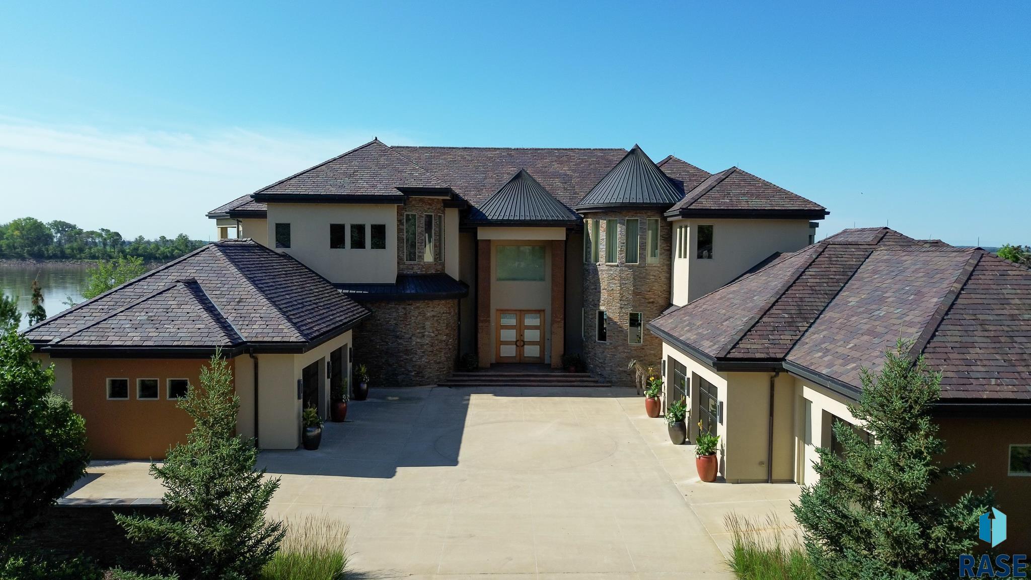 Dakota Dunes, South Dakota 57049, United States, 4 Bedrooms Bedrooms, ,6 BathroomsBathrooms,Residential,Active,19581