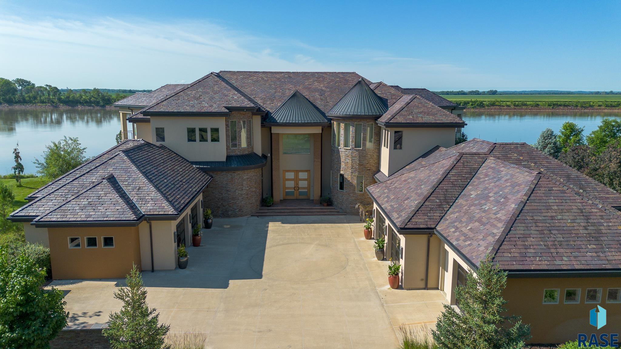 Dakota Dunes, South Dakota 57049, United States, 4 Bedrooms Bedrooms, ,6 BathroomsBathrooms,Residential,Active,19581