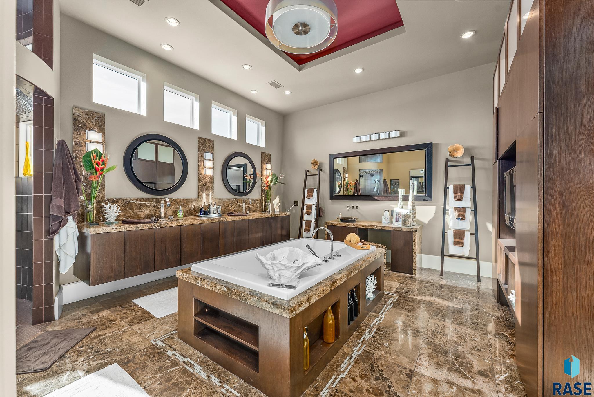 Dakota Dunes, South Dakota 57049, United States, 4 Bedrooms Bedrooms, ,6 BathroomsBathrooms,Residential,Active,19581