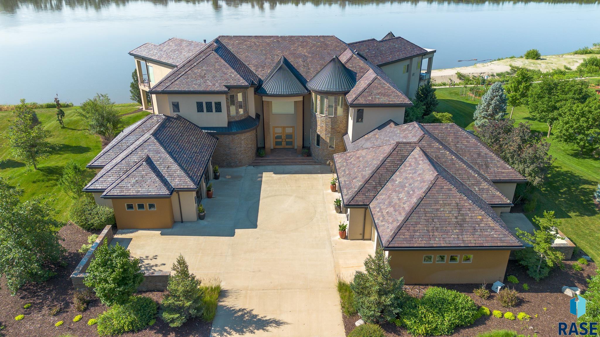 Dakota Dunes, South Dakota 57049, United States, 4 Bedrooms Bedrooms, ,6 BathroomsBathrooms,Residential,Active,19581