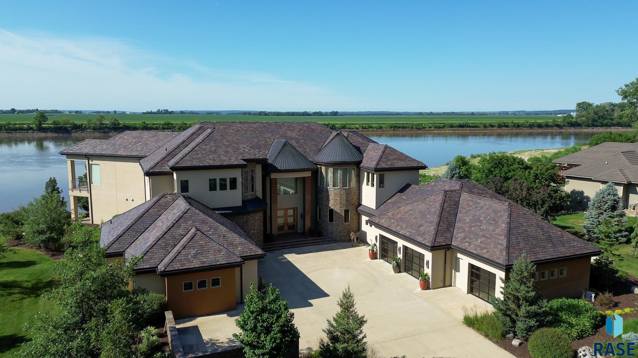 Dakota Dunes, South Dakota 57049, United States, 4 Bedrooms Bedrooms, ,6 BathroomsBathrooms,Residential,Active,19581