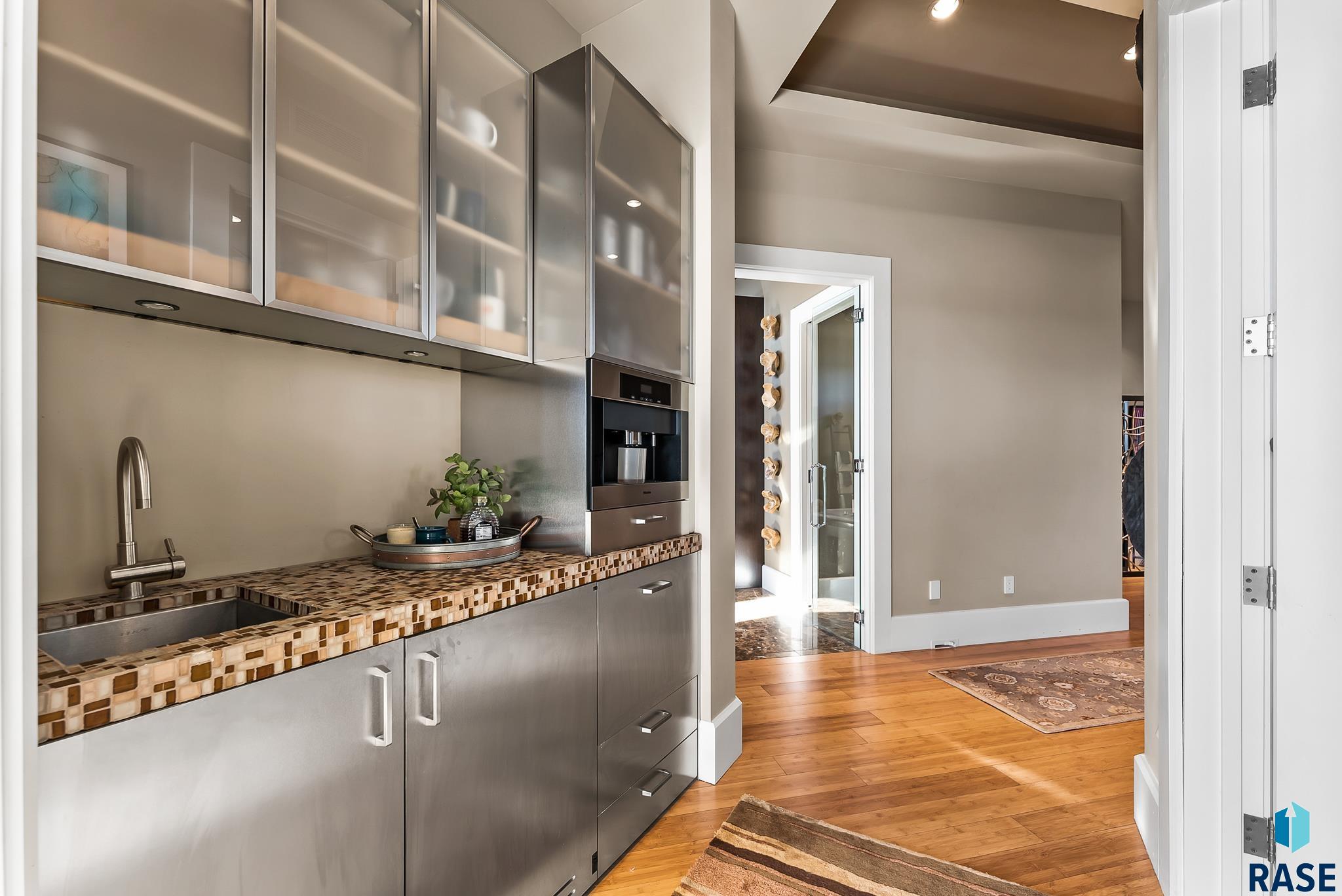 Dakota Dunes, South Dakota 57049, United States, 4 Bedrooms Bedrooms, ,6 BathroomsBathrooms,Residential,Active,19581