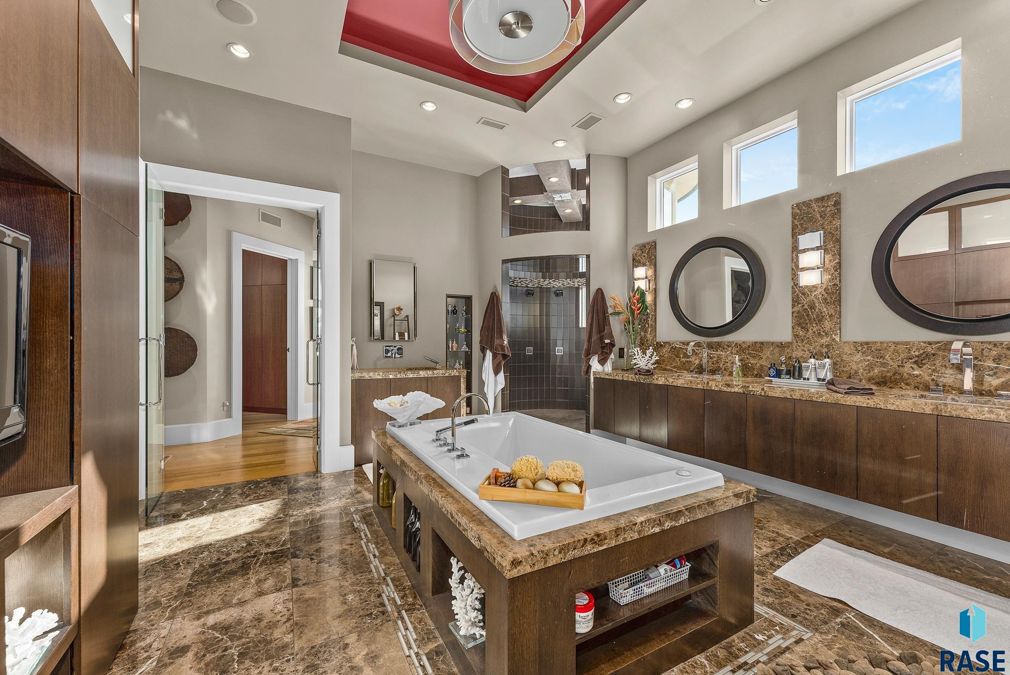 Dakota Dunes, South Dakota 57049, United States, 4 Bedrooms Bedrooms, ,6 BathroomsBathrooms,Residential,Active,19581