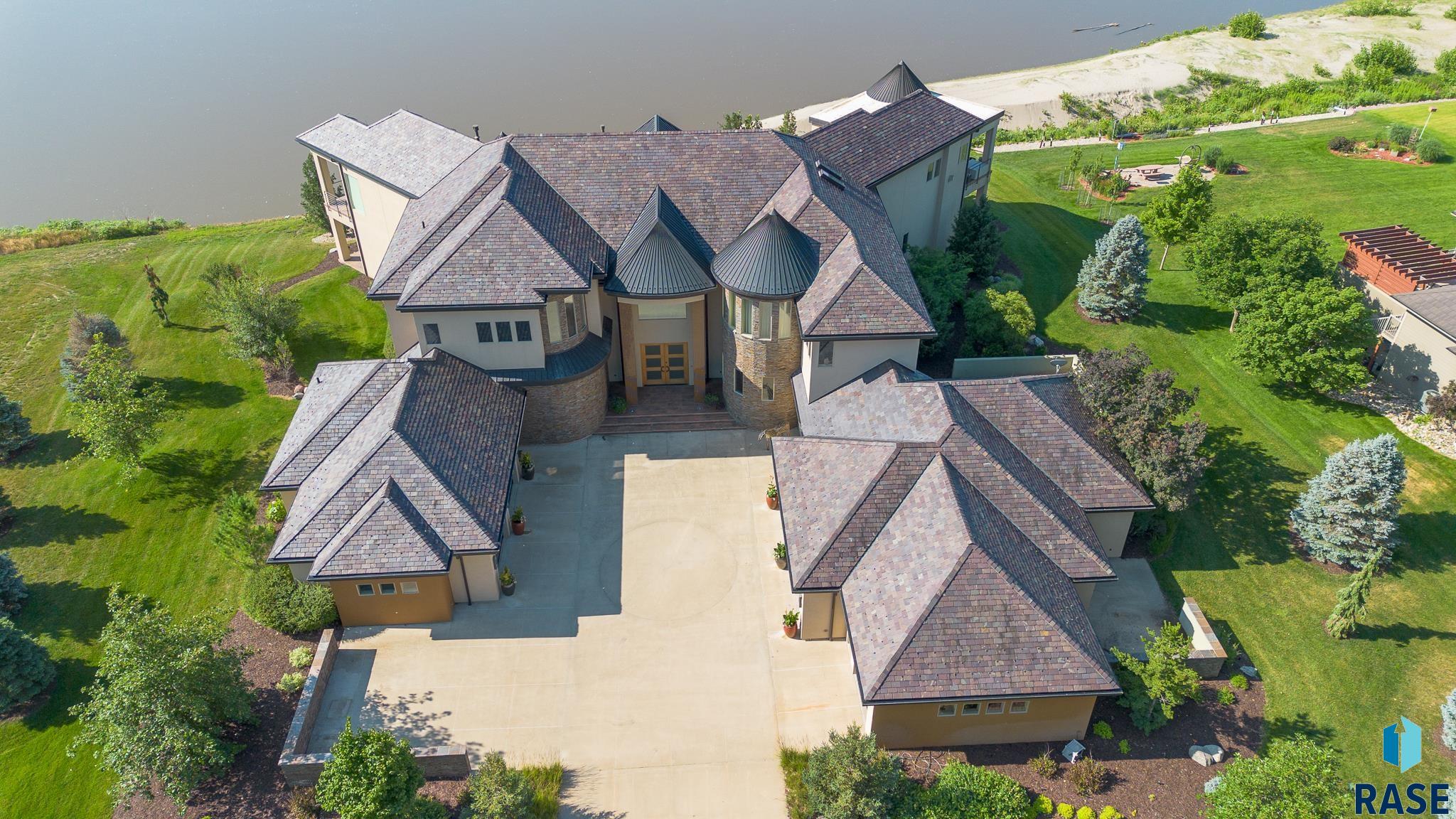 Dakota Dunes, South Dakota 57049, United States, 4 Bedrooms Bedrooms, ,6 BathroomsBathrooms,Residential,Active,19581