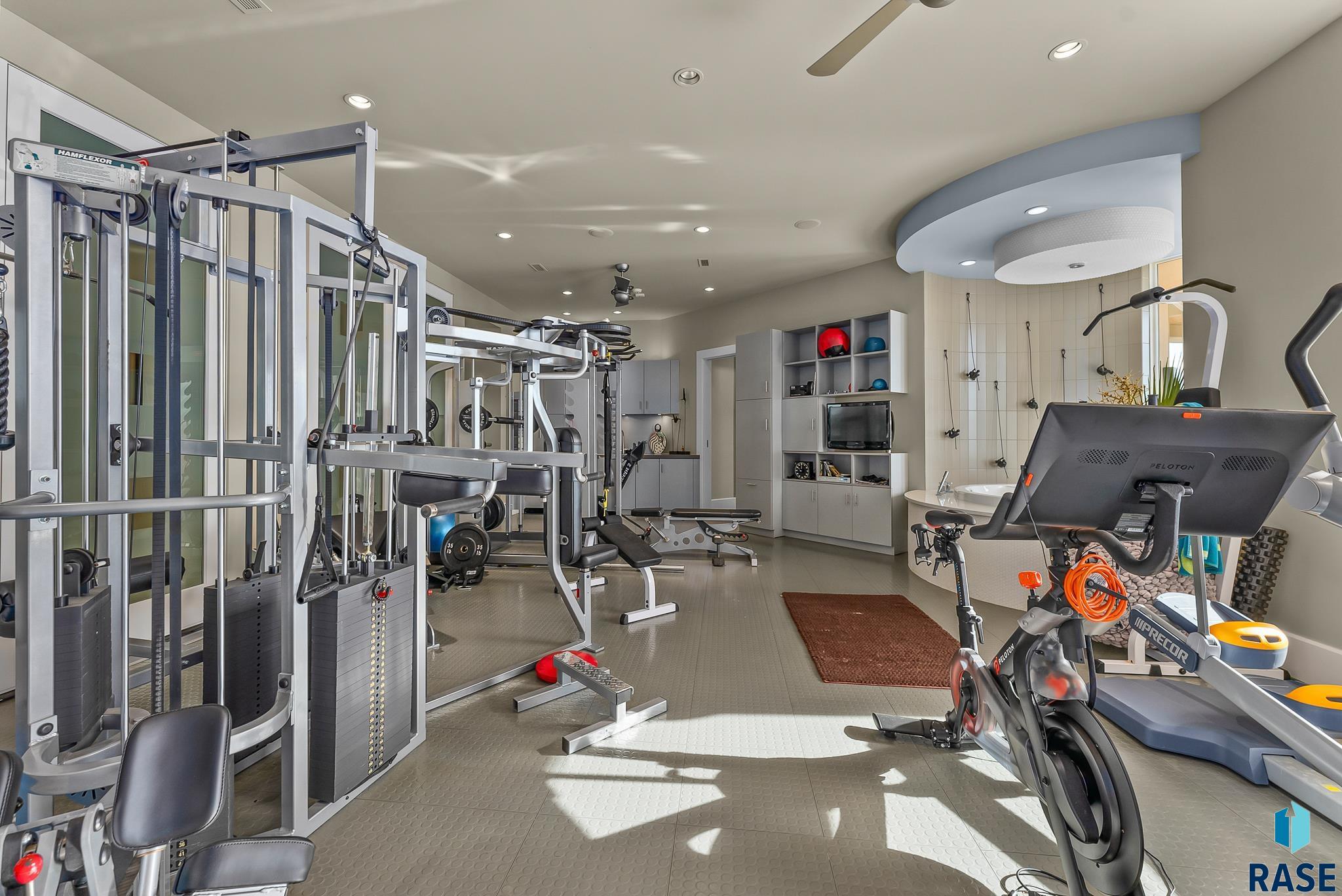 Dakota Dunes, South Dakota 57049, United States, 4 Bedrooms Bedrooms, ,6 BathroomsBathrooms,Residential,Active,19581