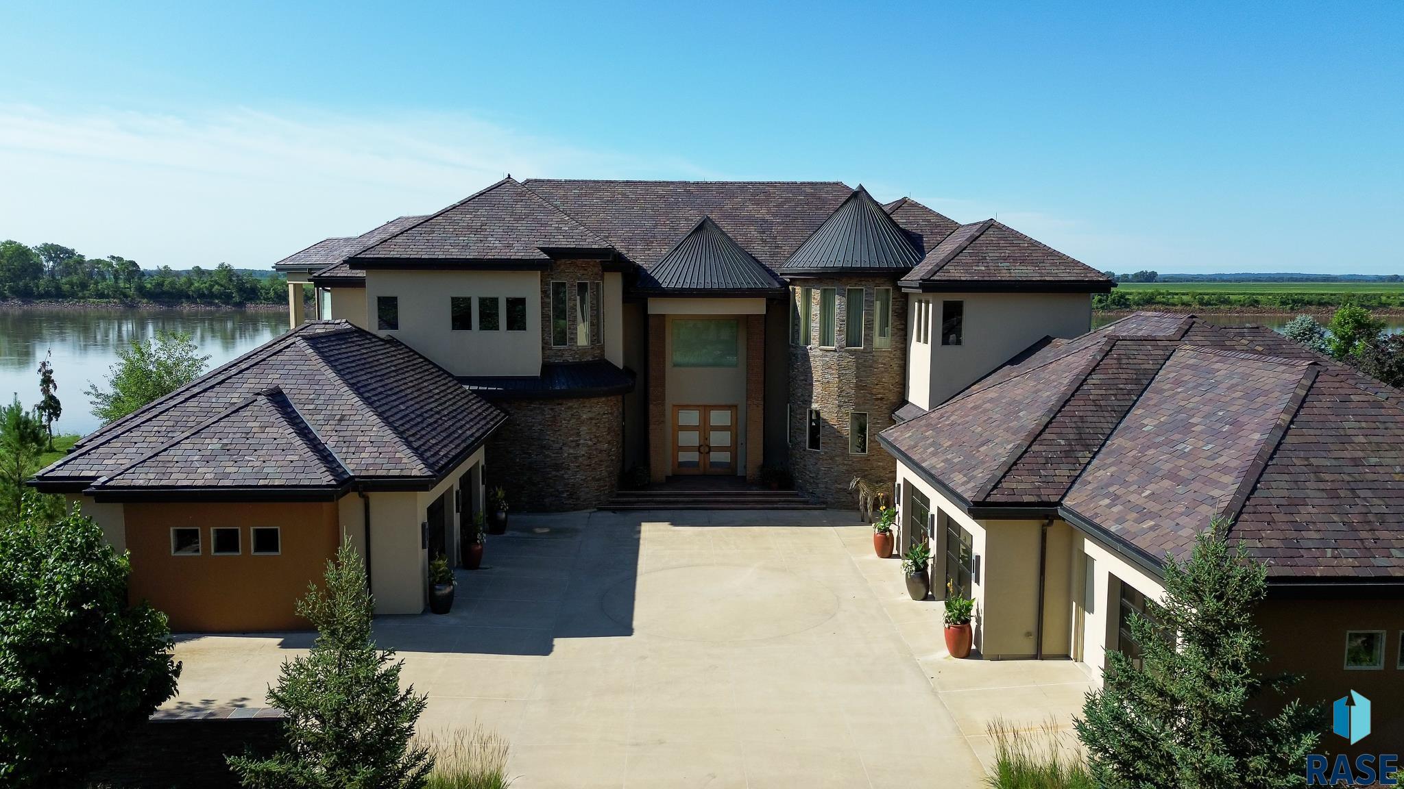 Dakota Dunes, South Dakota 57049, United States, 4 Bedrooms Bedrooms, ,6 BathroomsBathrooms,Residential,Active,19581