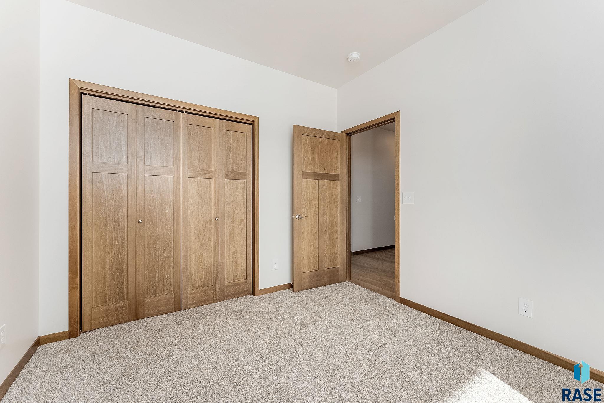 2316 E Tinley St Street, Brandon, South Dakota image 18