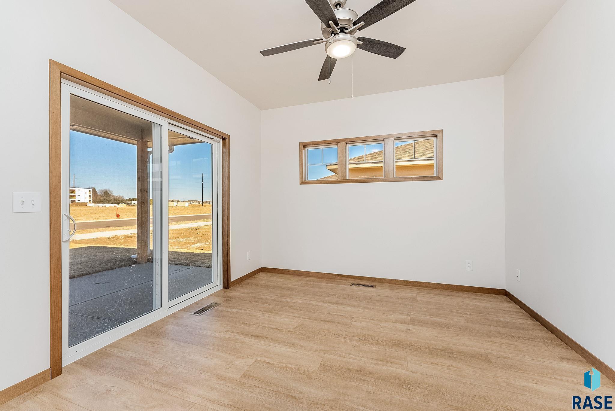 2316 E Tinley St Street, Brandon, South Dakota image 11