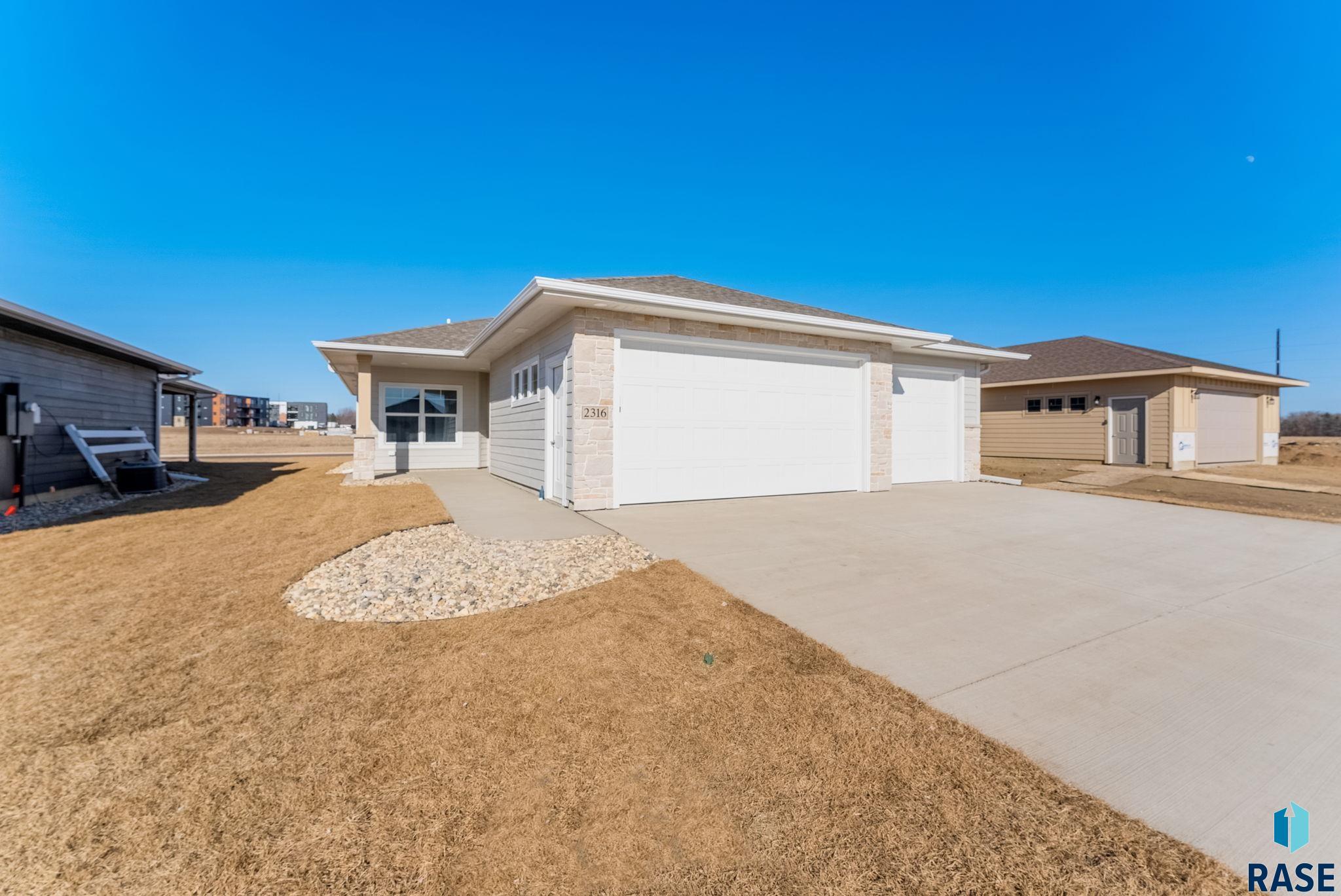 2316 E Tinley St Street, Brandon, South Dakota image 1