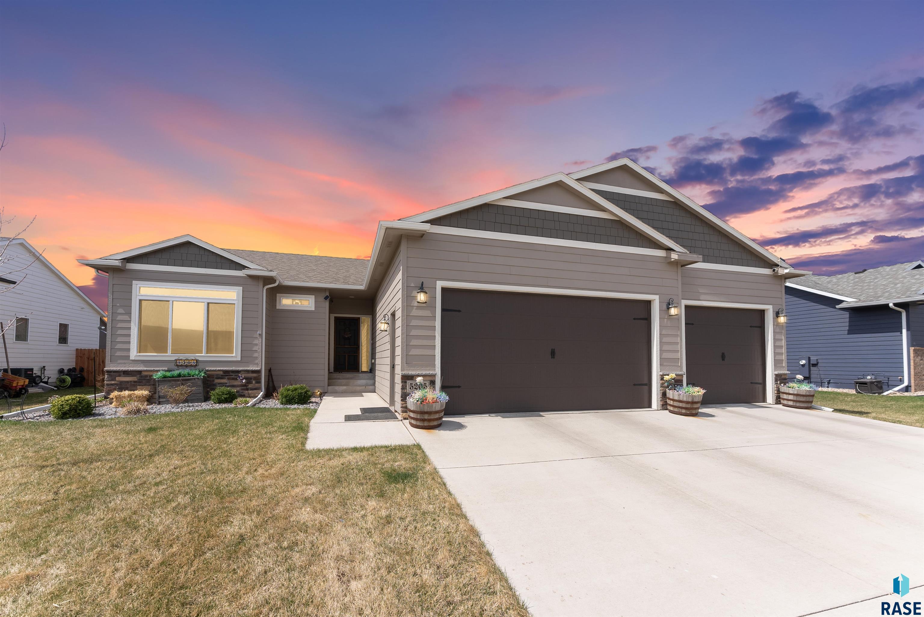 5205 S Eastwind Ave Avenue, Sioux Falls, South Dakota image 1