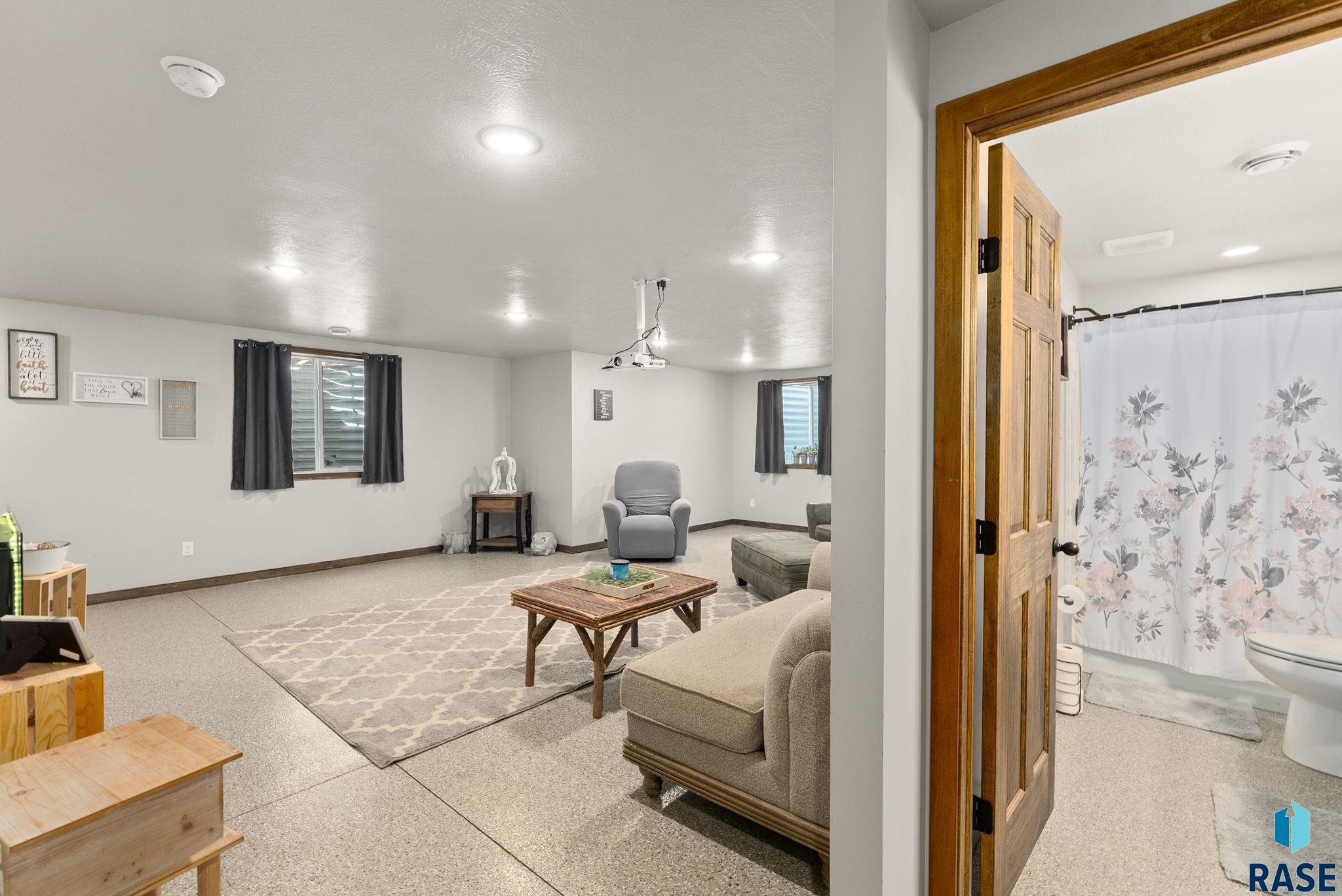 5205 S Eastwind Ave Avenue, Sioux Falls, South Dakota image 24