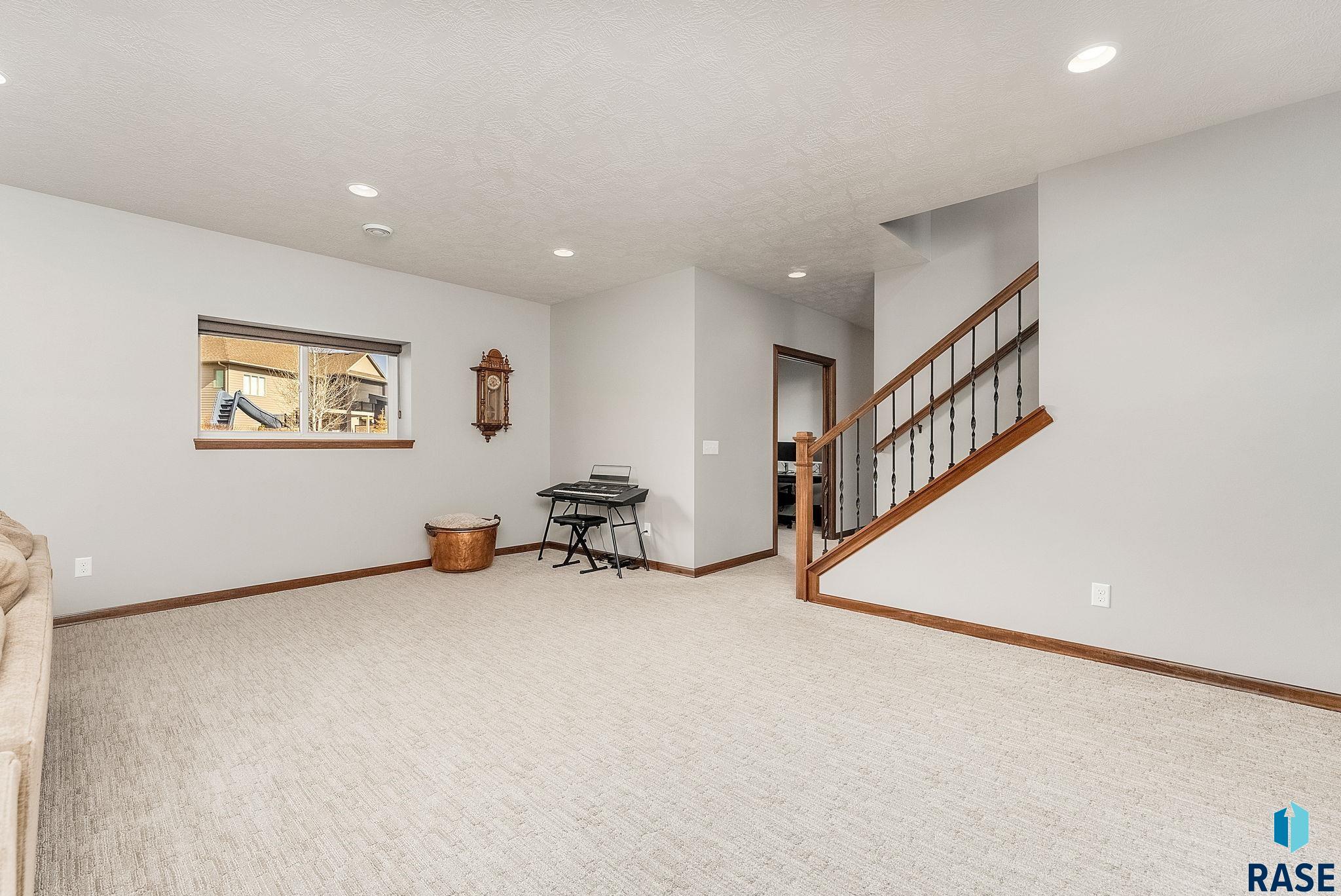 500 E 77th St Street, Sioux Falls, New Jersey image 16